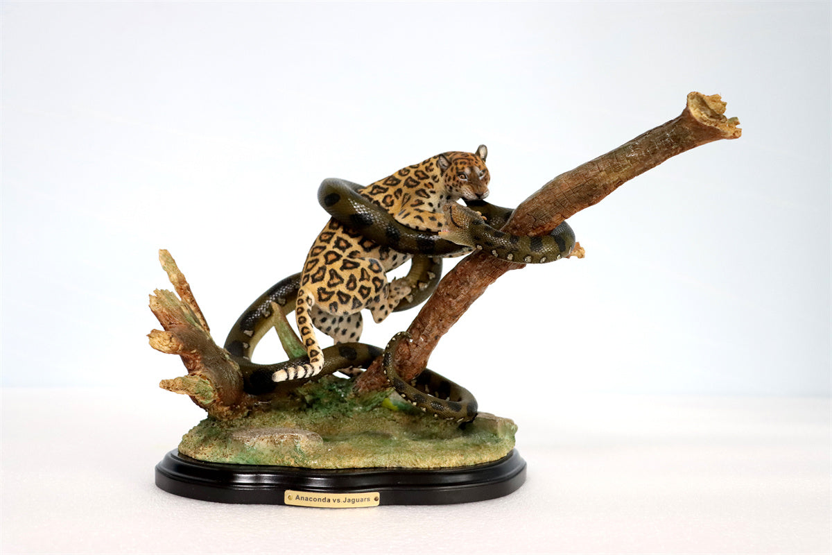 K&P 1/6 Anaconda VS Panthera onca Scene Statue