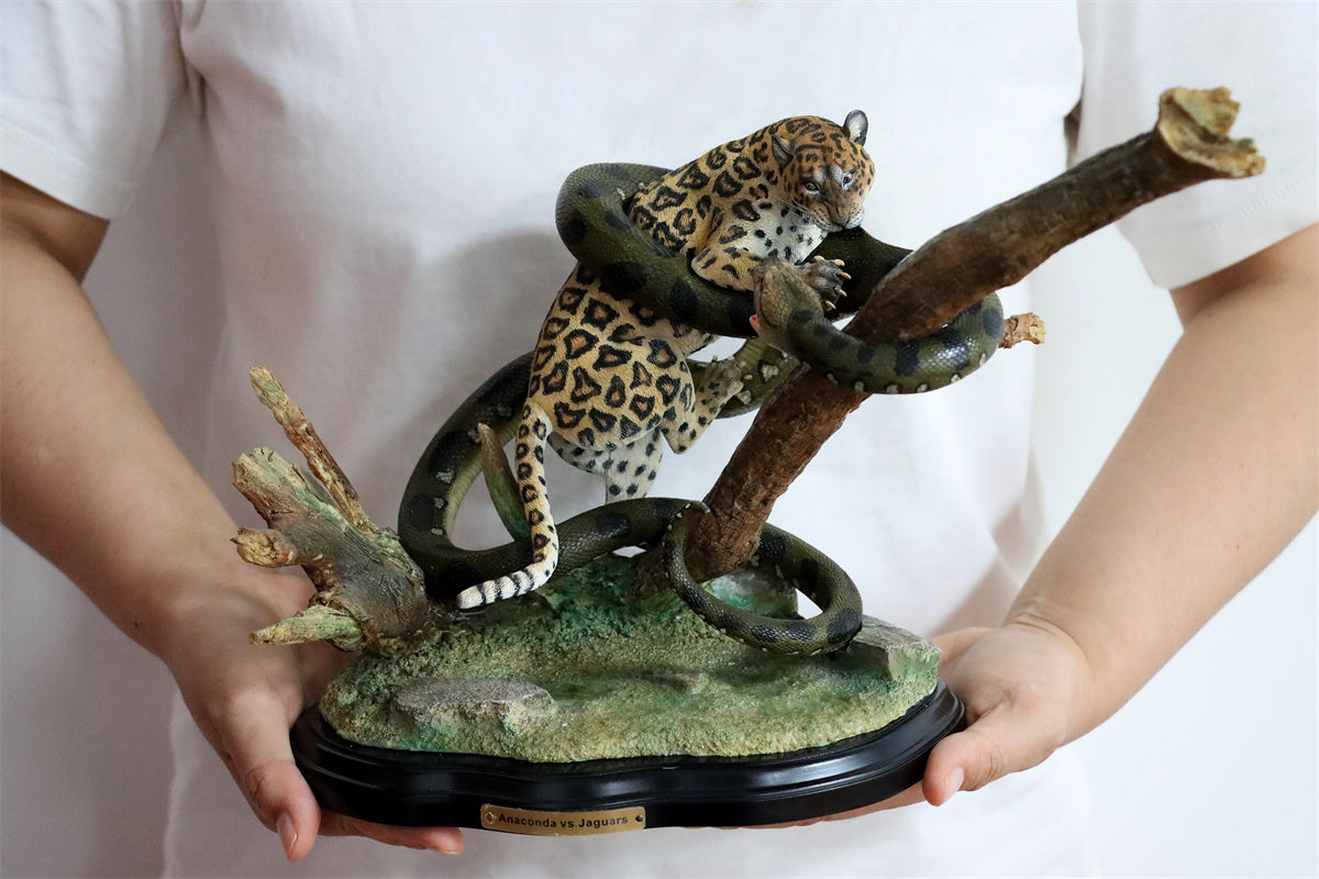 K&P 1/6 Anaconda VS Panthera onca Scene Statue