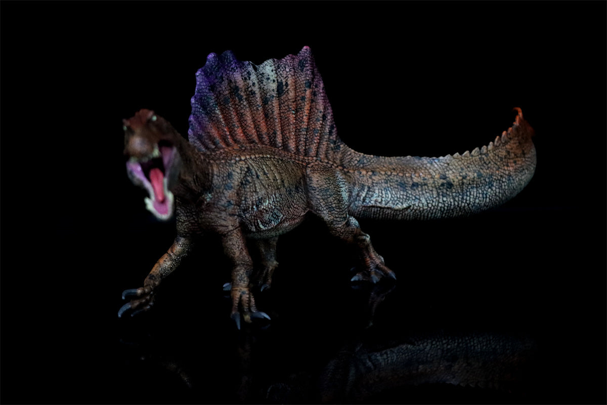 GR x LongGu 1/35 Scientific Spinosaurus Model