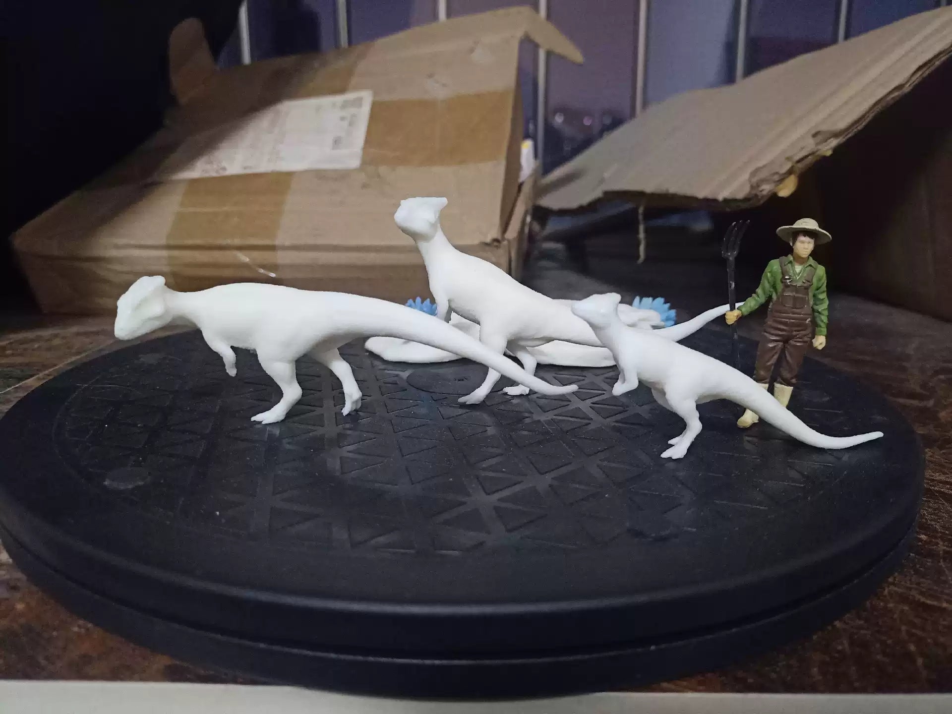 1:20 Scale Homealocephale Scene Model Kit