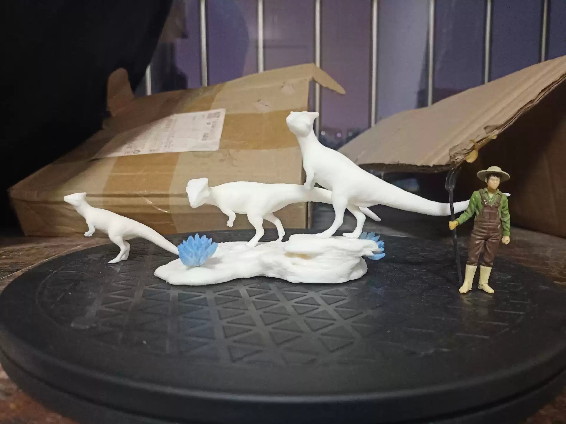 1:20 Scale Homealocephale Scene Model Kit