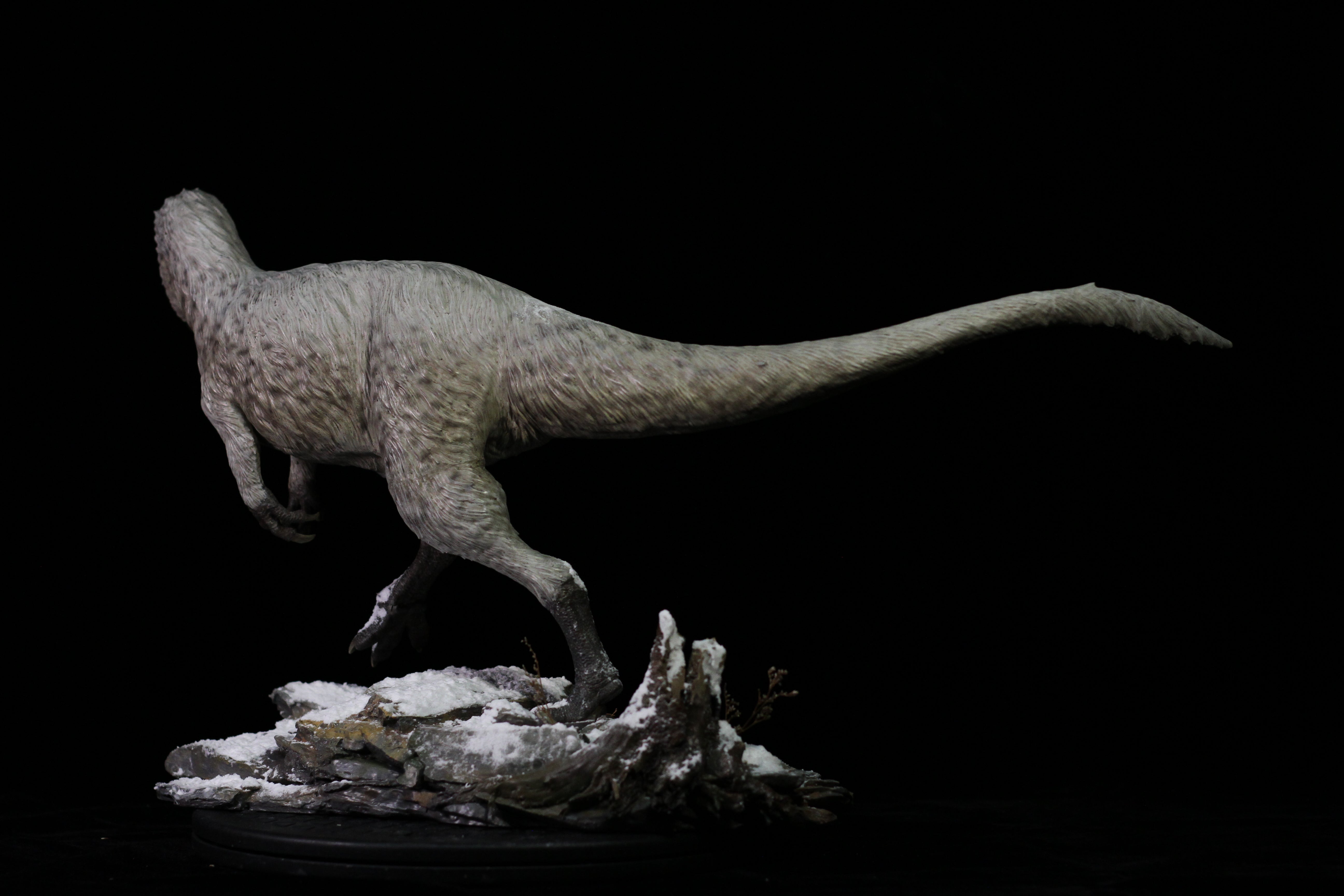Yutyrannus Scene Statue