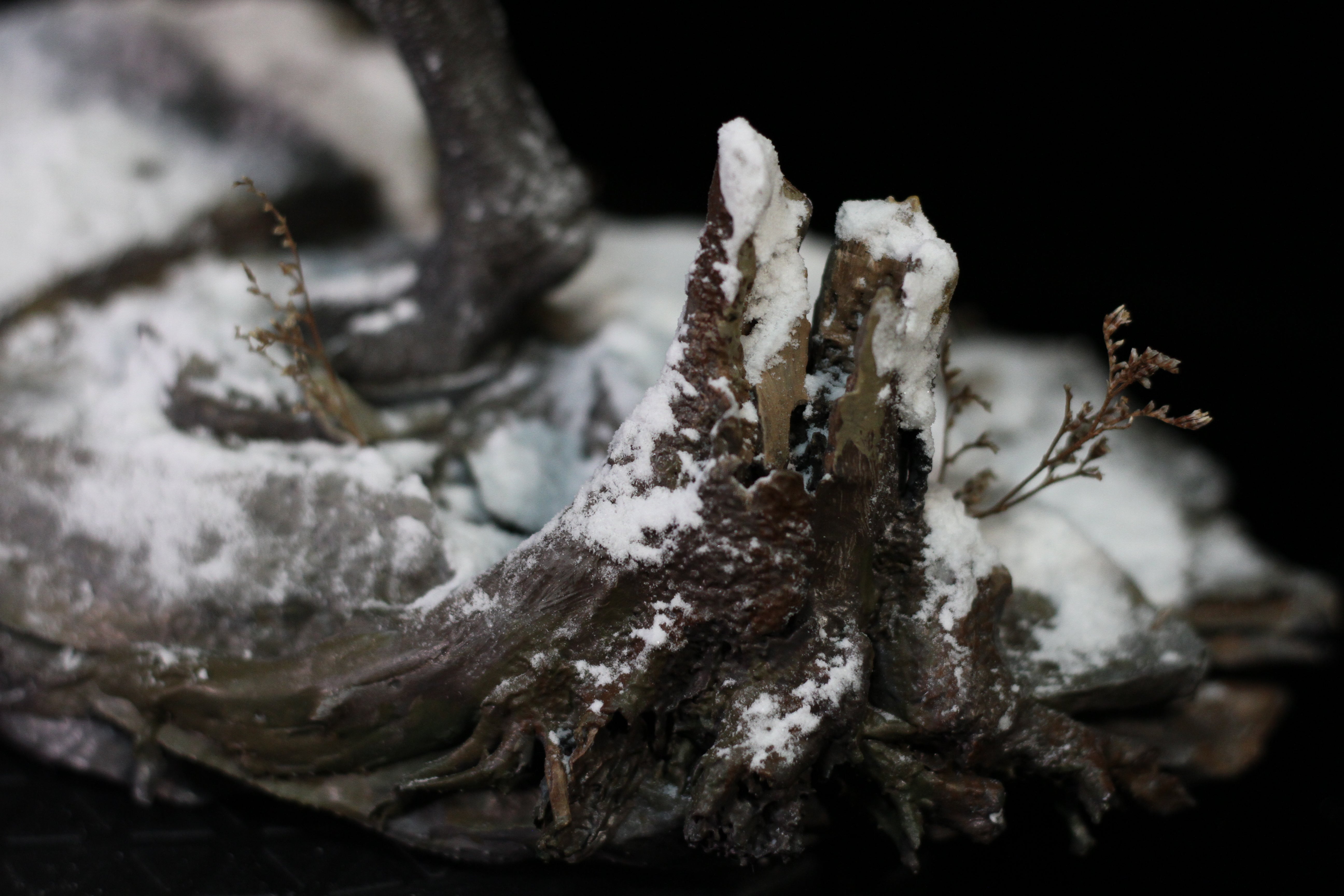 Yutyrannus Scene Statue