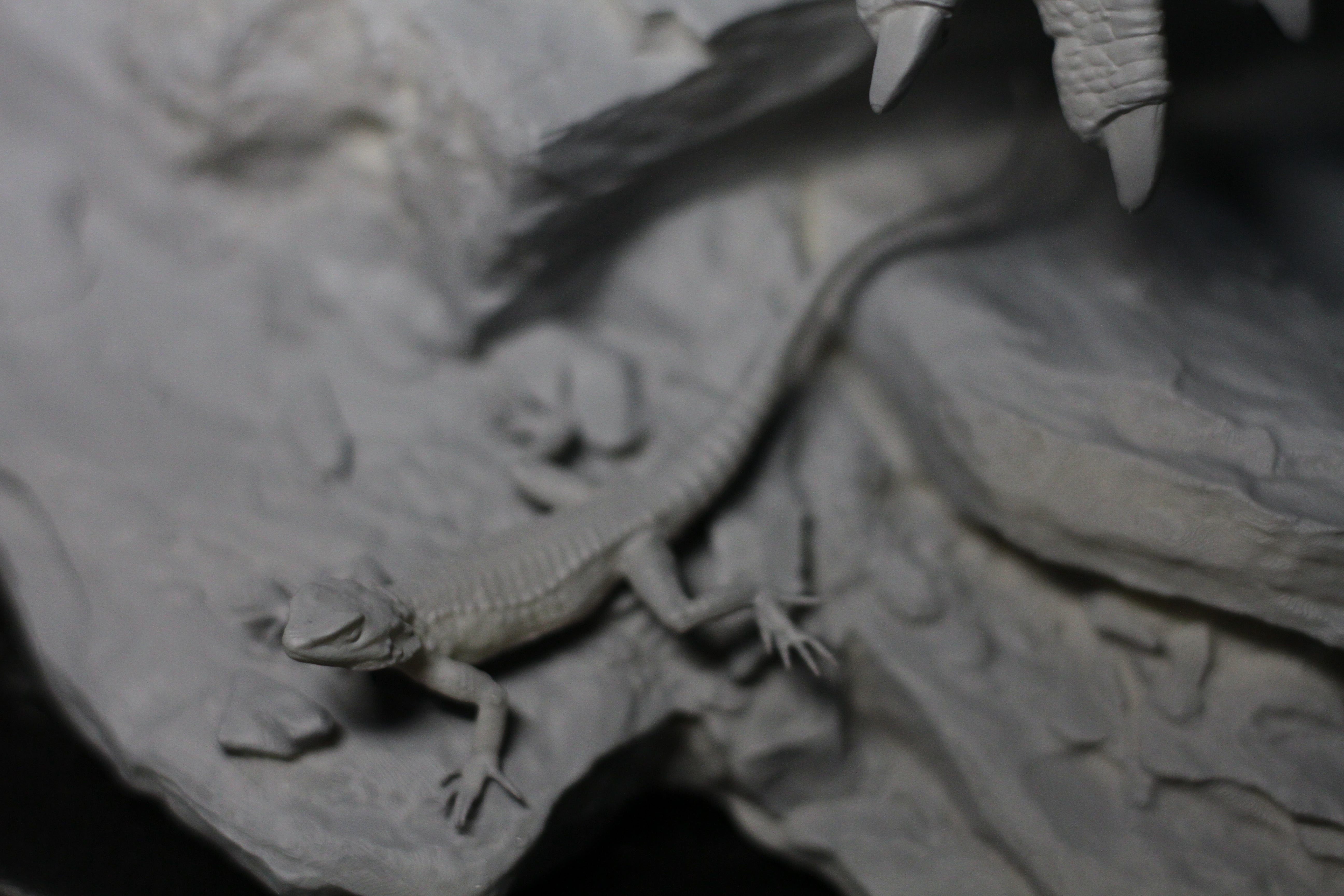 Yutyrannus Scene Statue