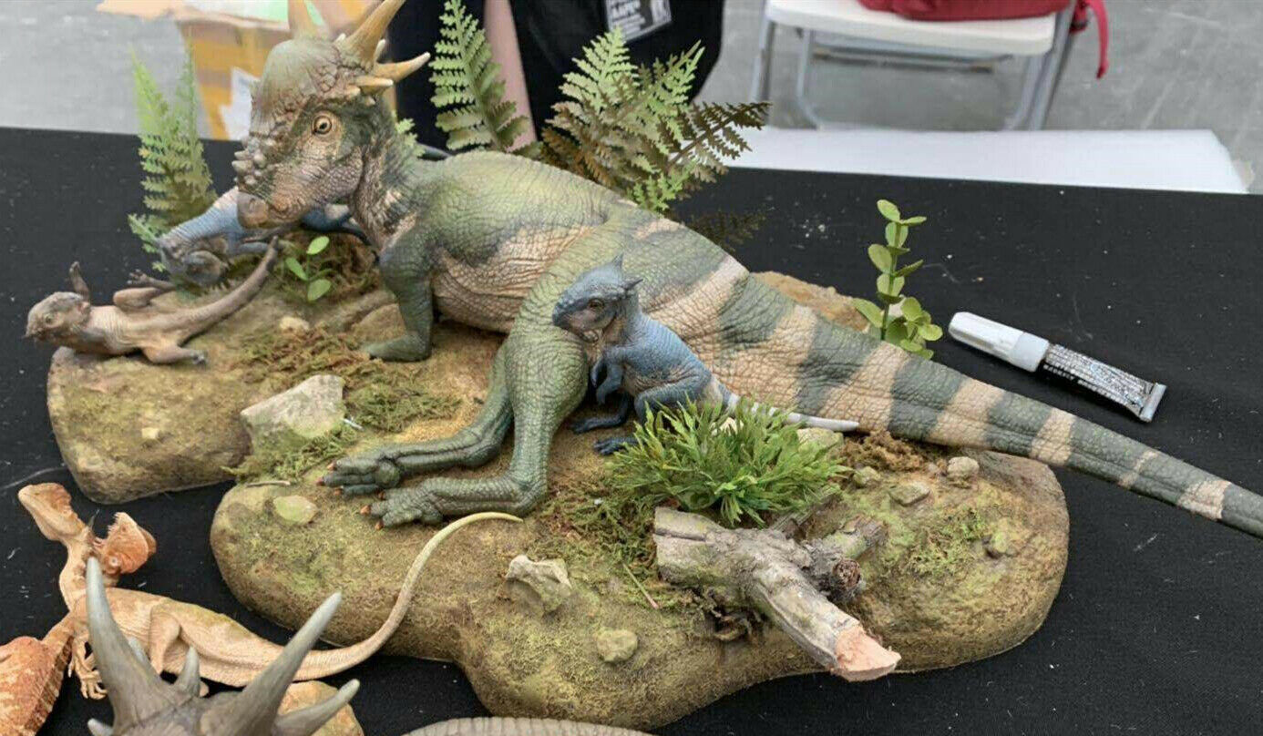 G.R x BLACK HORSE 1/6 Stygimoloch Family Scene GK Statue
