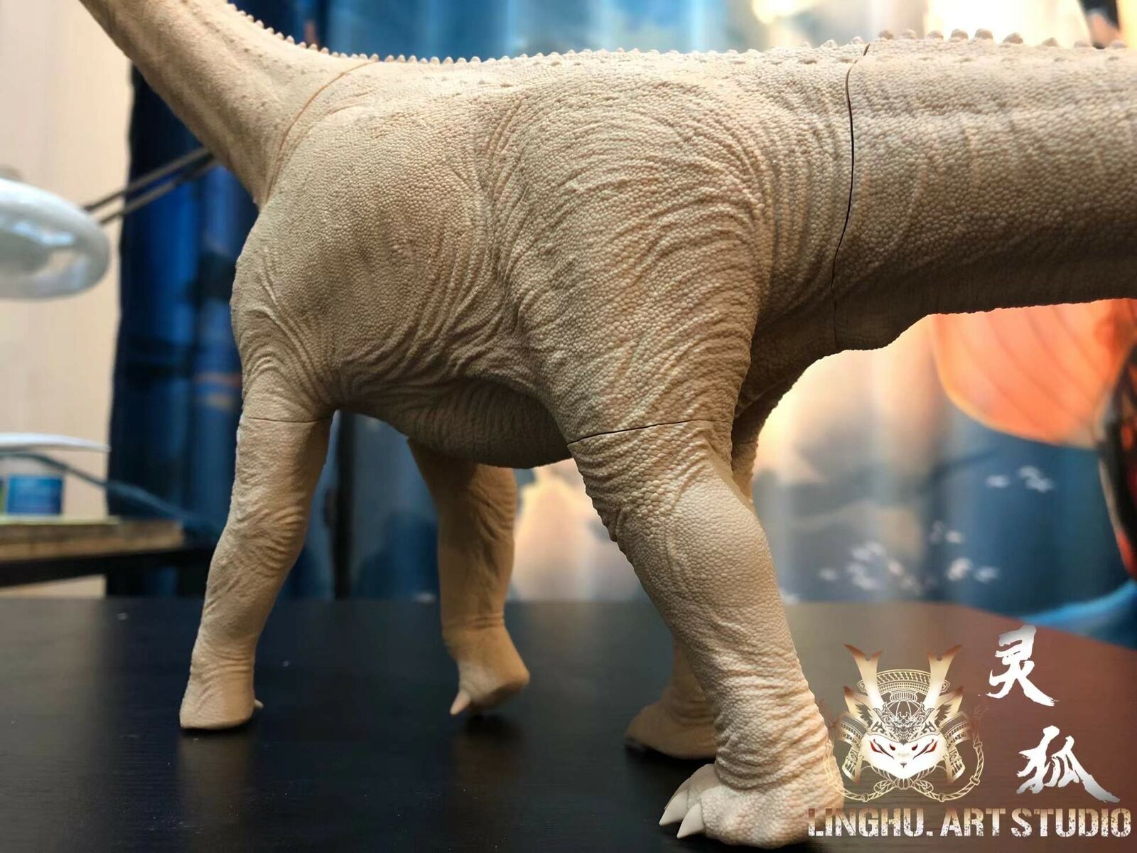 LINGHU ART STUDIO 1:35 Scale Camarasaurus father and son Model Kit