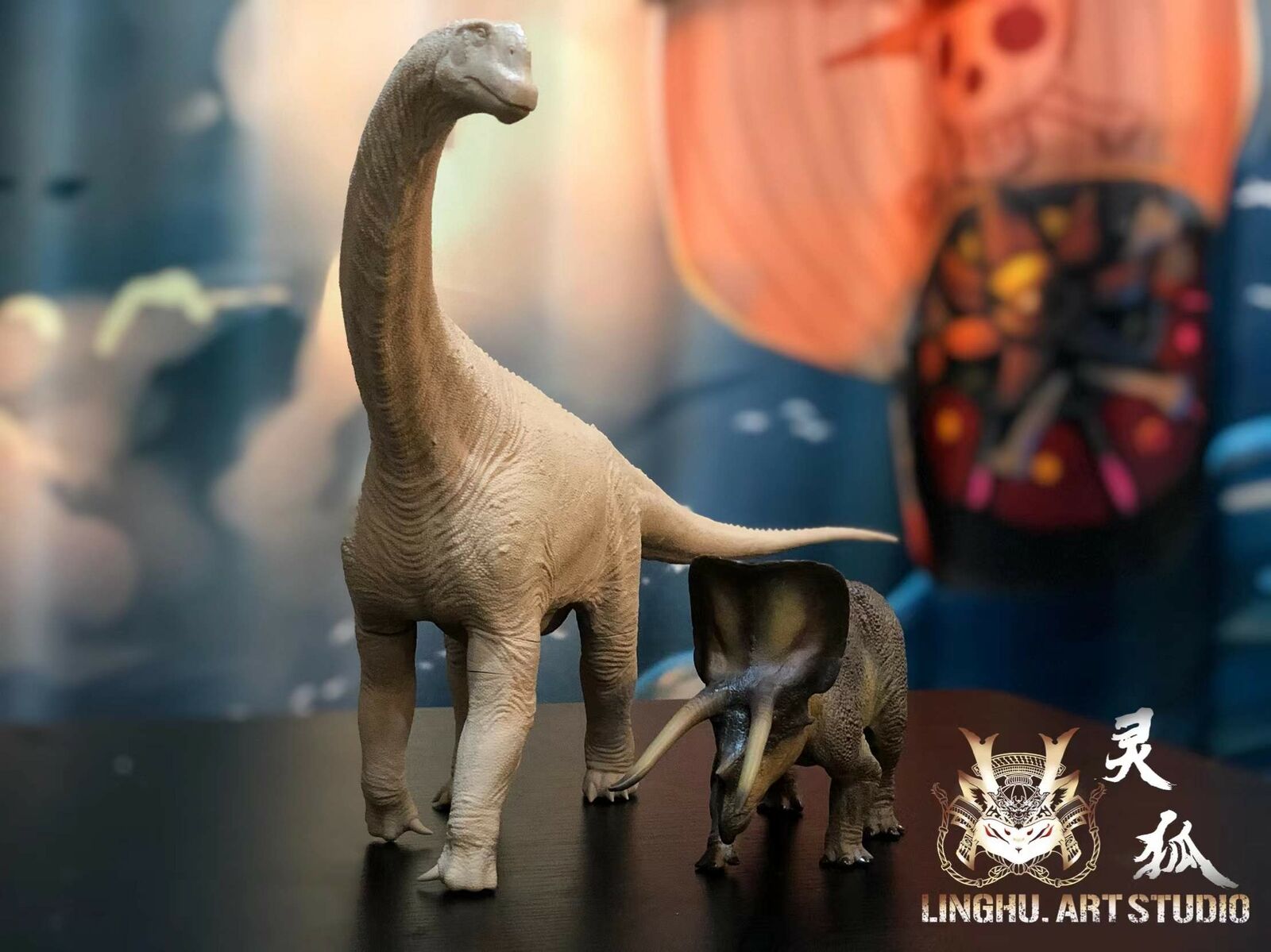 LINGHU ART STUDIO 1:35 Scale Camarasaurus father and son Model Kit