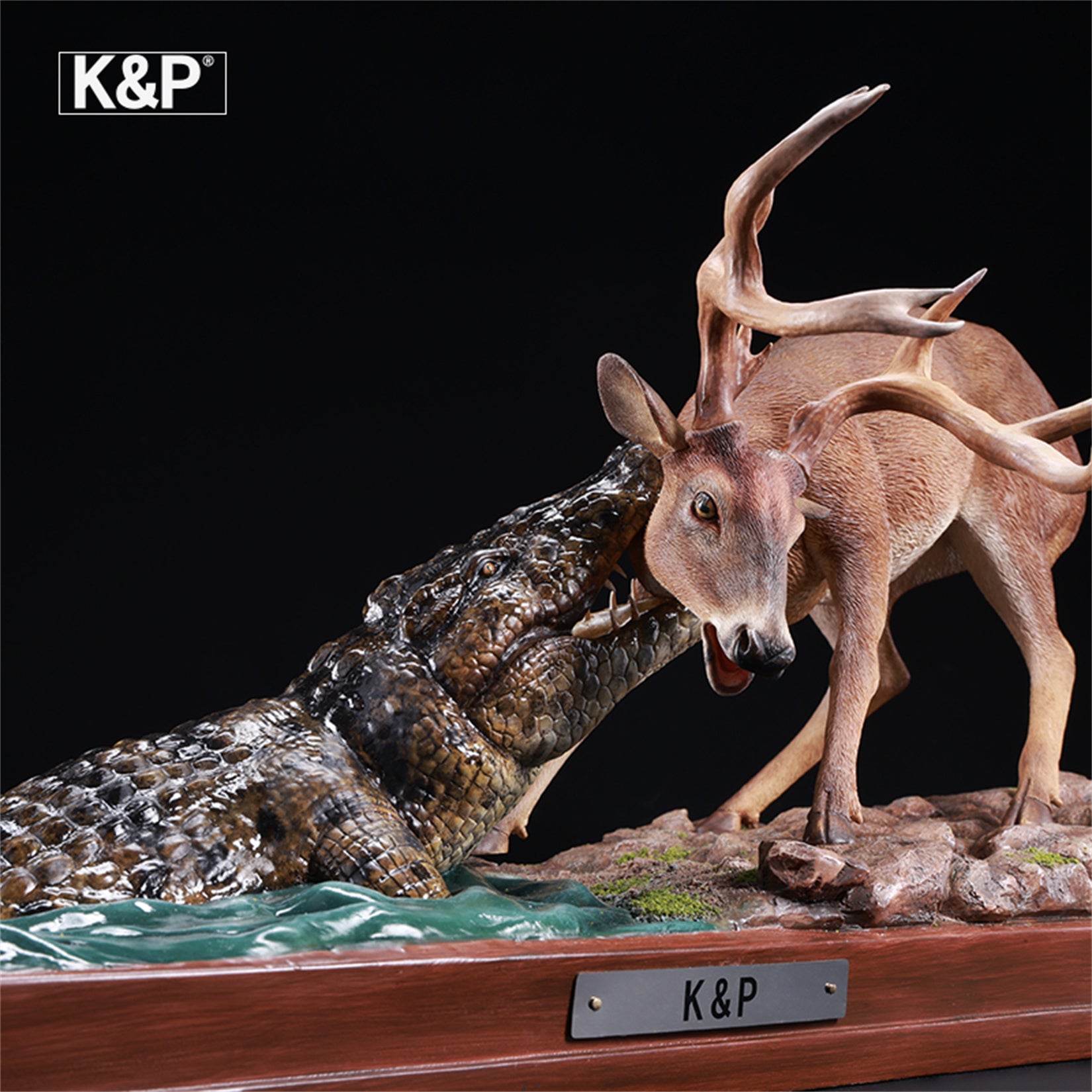 K&P Realistic Wildlife Hunting Scene Statue - Deer vs Crocodile