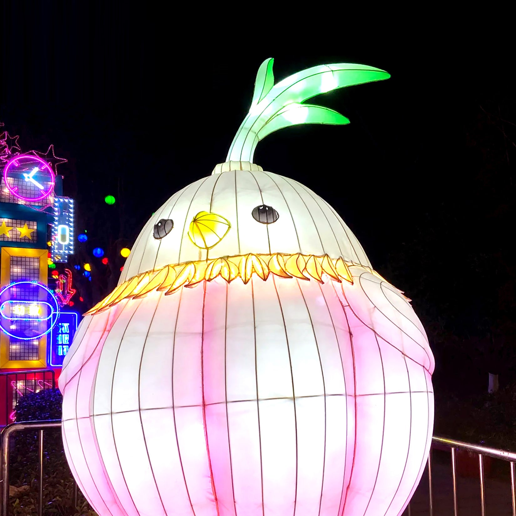 Garlic Bird Model Animal Figure