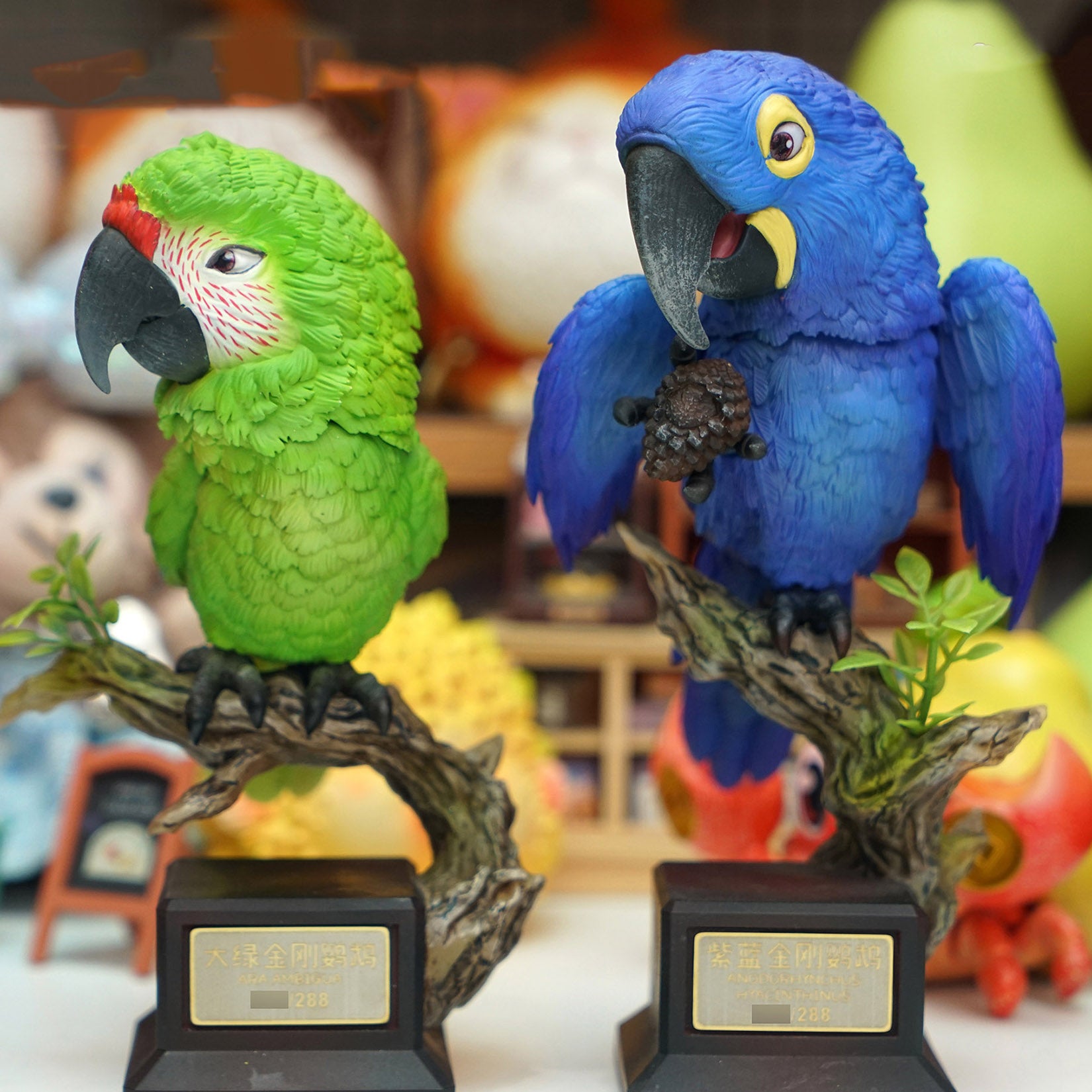 Great Green Macaw & Hyacinth Macaw Parrot Model