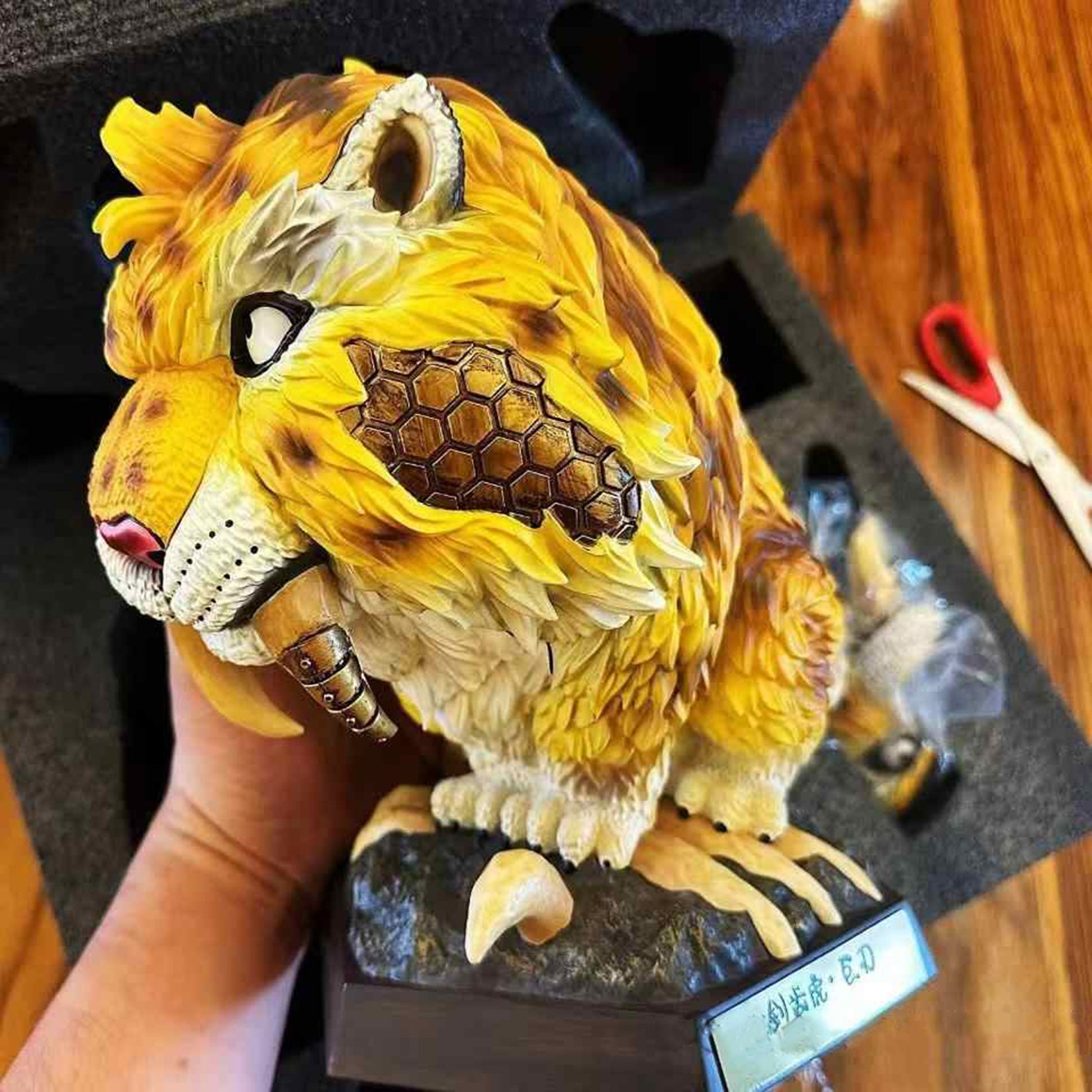 KONG SPECIES STUDIO Limited Saber-toothed Tiger