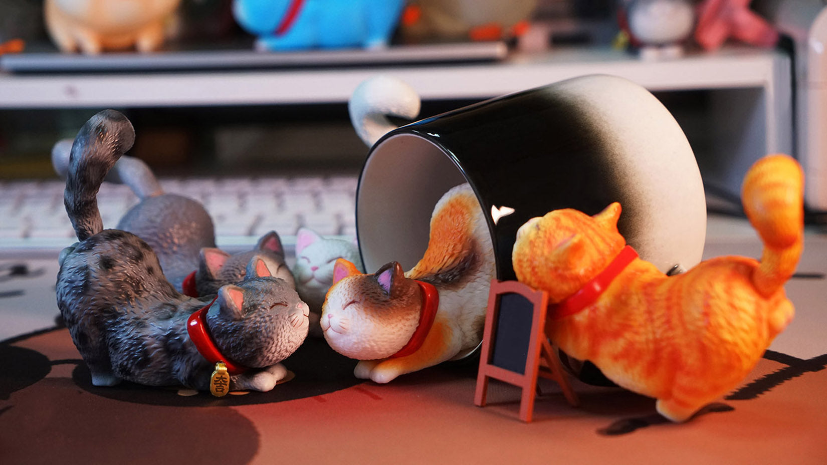 Flop-over Cat Model Resin Animal Figure