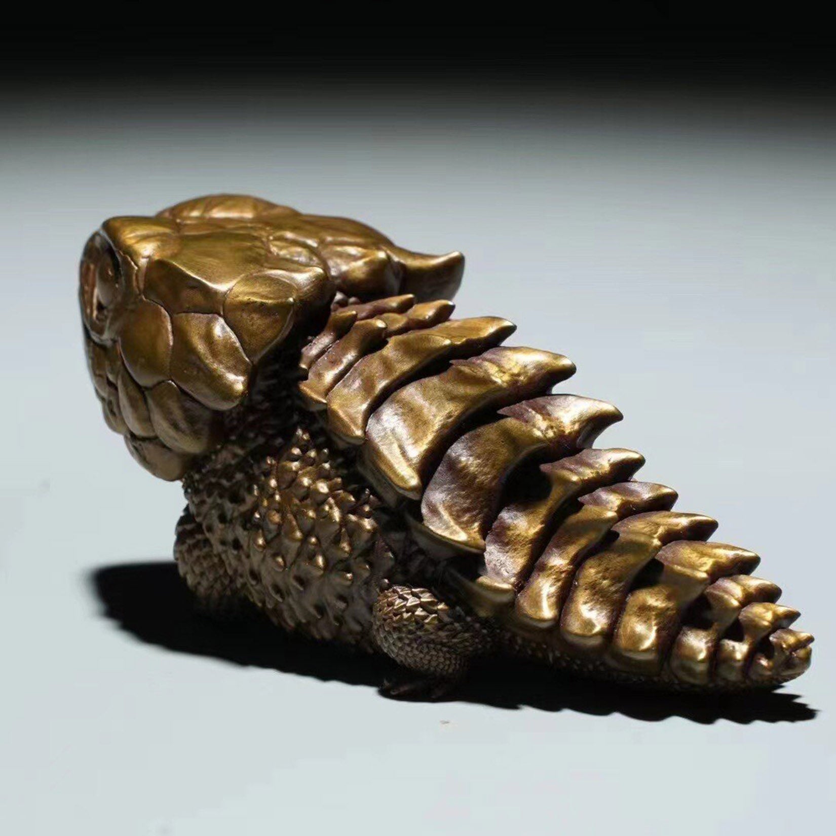 BOWUZHI Studio Bronze Red- eye Eagle Lizard Model