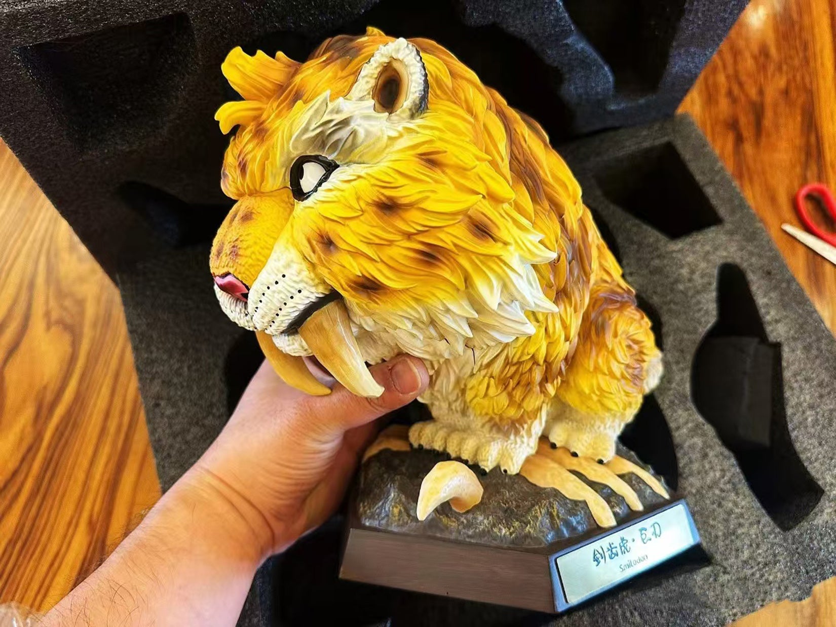 KONG SPECIES STUDIO Limited Saber-toothed Tiger