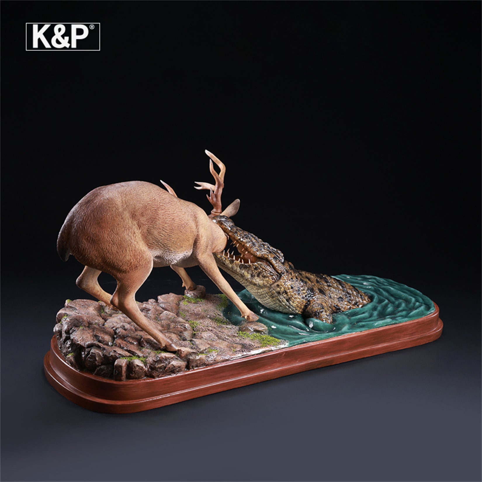 K&P Realistic Wildlife Hunting Scene Statue - Deer vs Crocodile