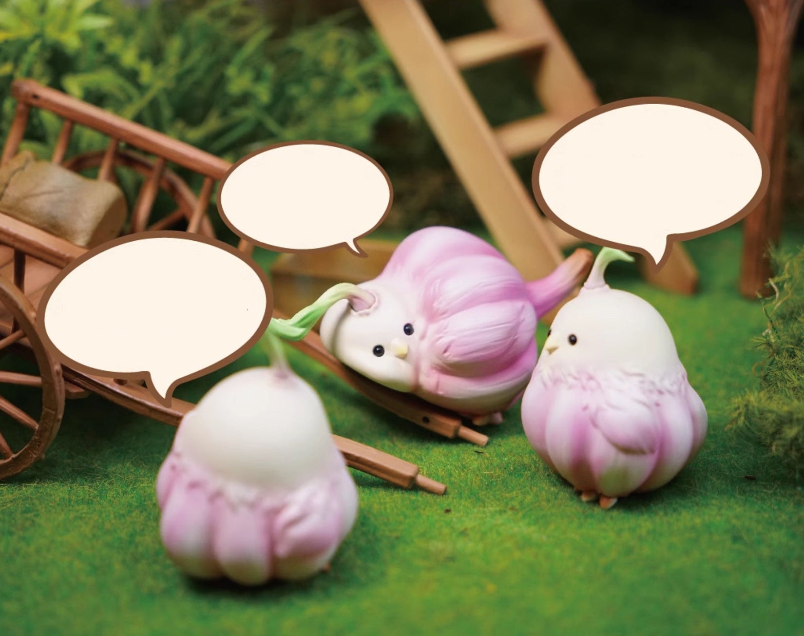 Lying Garlic Bird Model Animal Figure