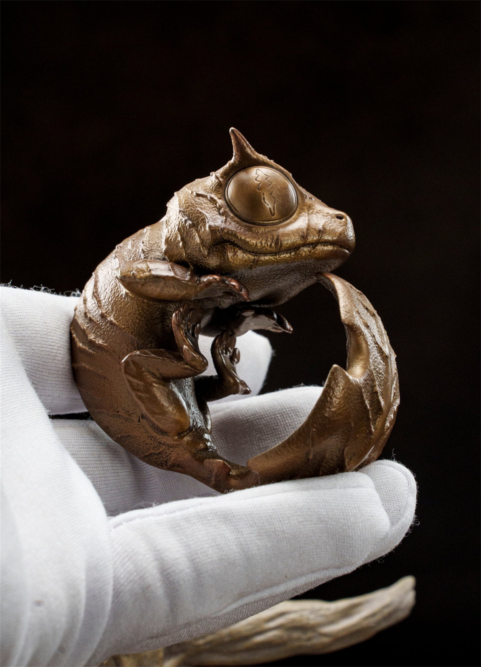 BOWUZHI Studio Leaf-Tailed Gecko Bronze Sculpture