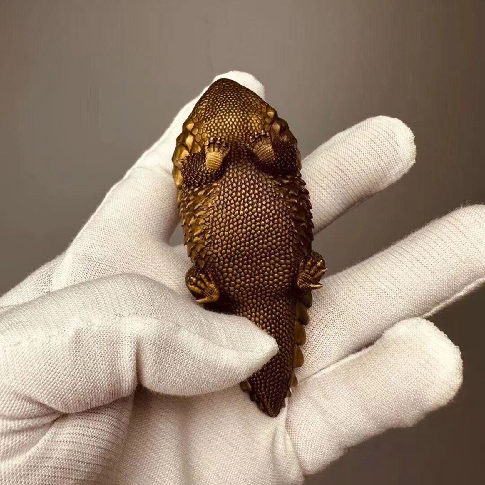 BOWUZHI Studio Bronze Red- eye Eagle Lizard Model