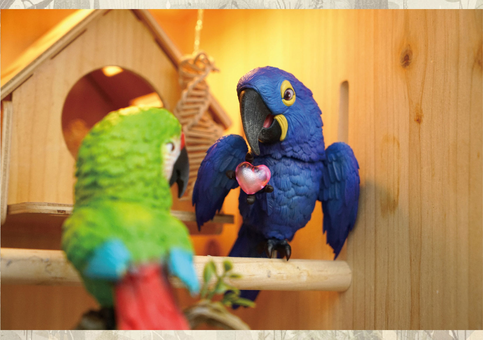 Great Green Macaw & Hyacinth Macaw Parrot Model