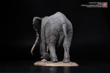 De CLAY Studio African Bush Elephant Scene Statue