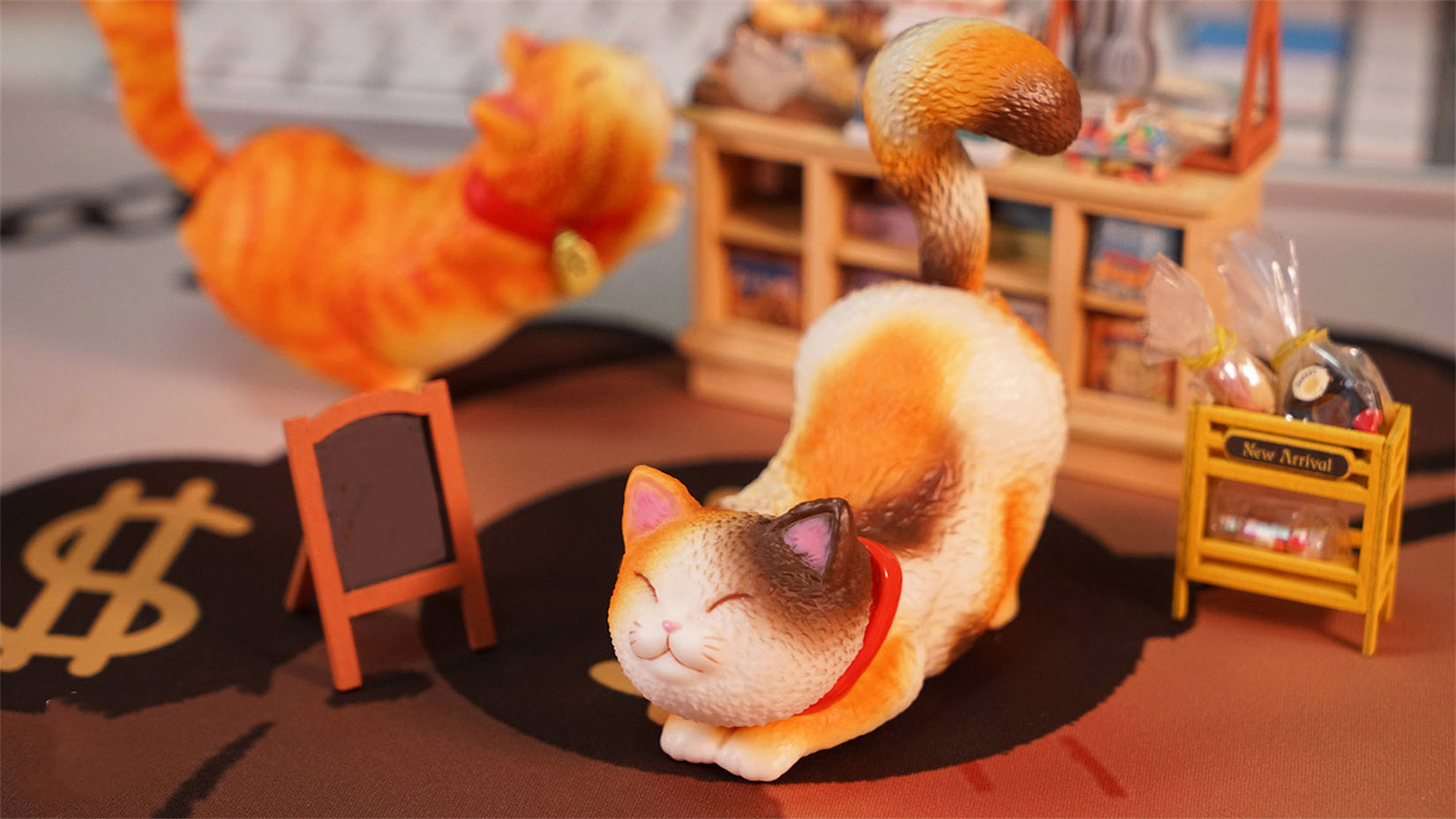 Flop-over Cat Model Resin Animal Figure