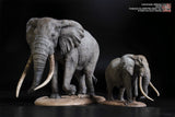 De CLAY Studio African Bush Elephant Scene Statue