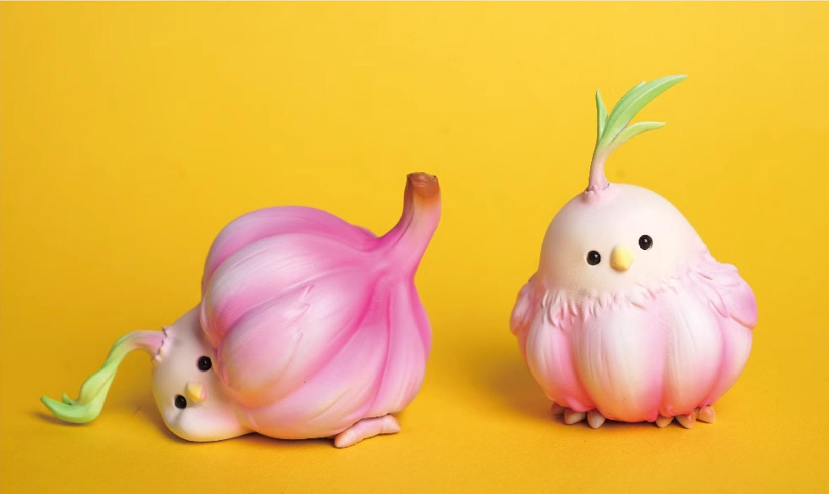 Lying Garlic Bird Model Animal Figure