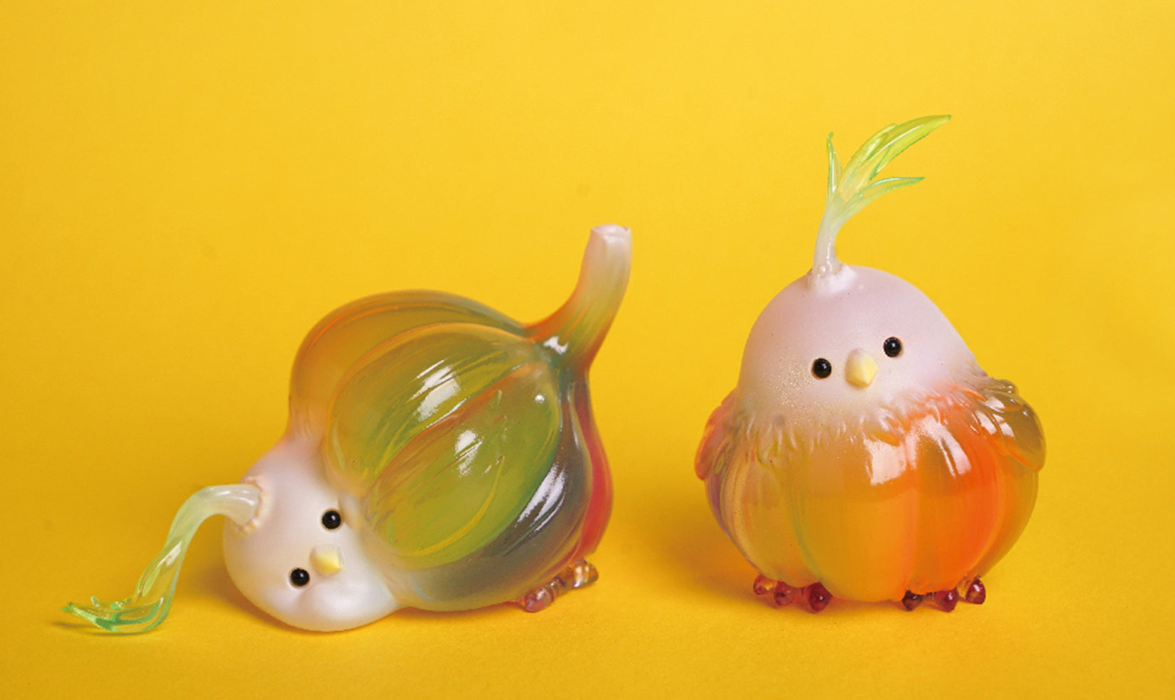 Lying Garlic Bird Model Animal Figure