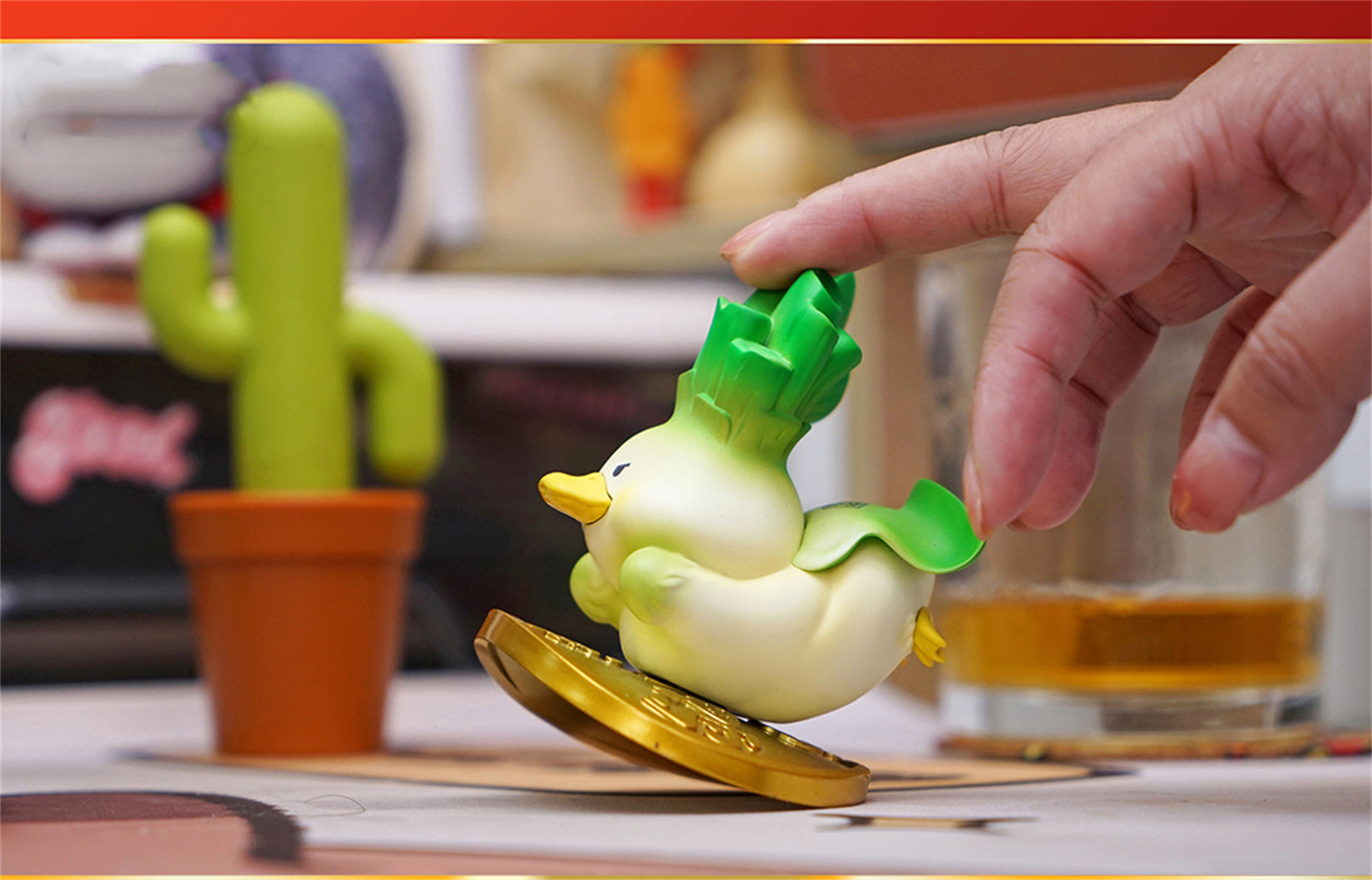 Figurine de canard porte-bonheur en résine 