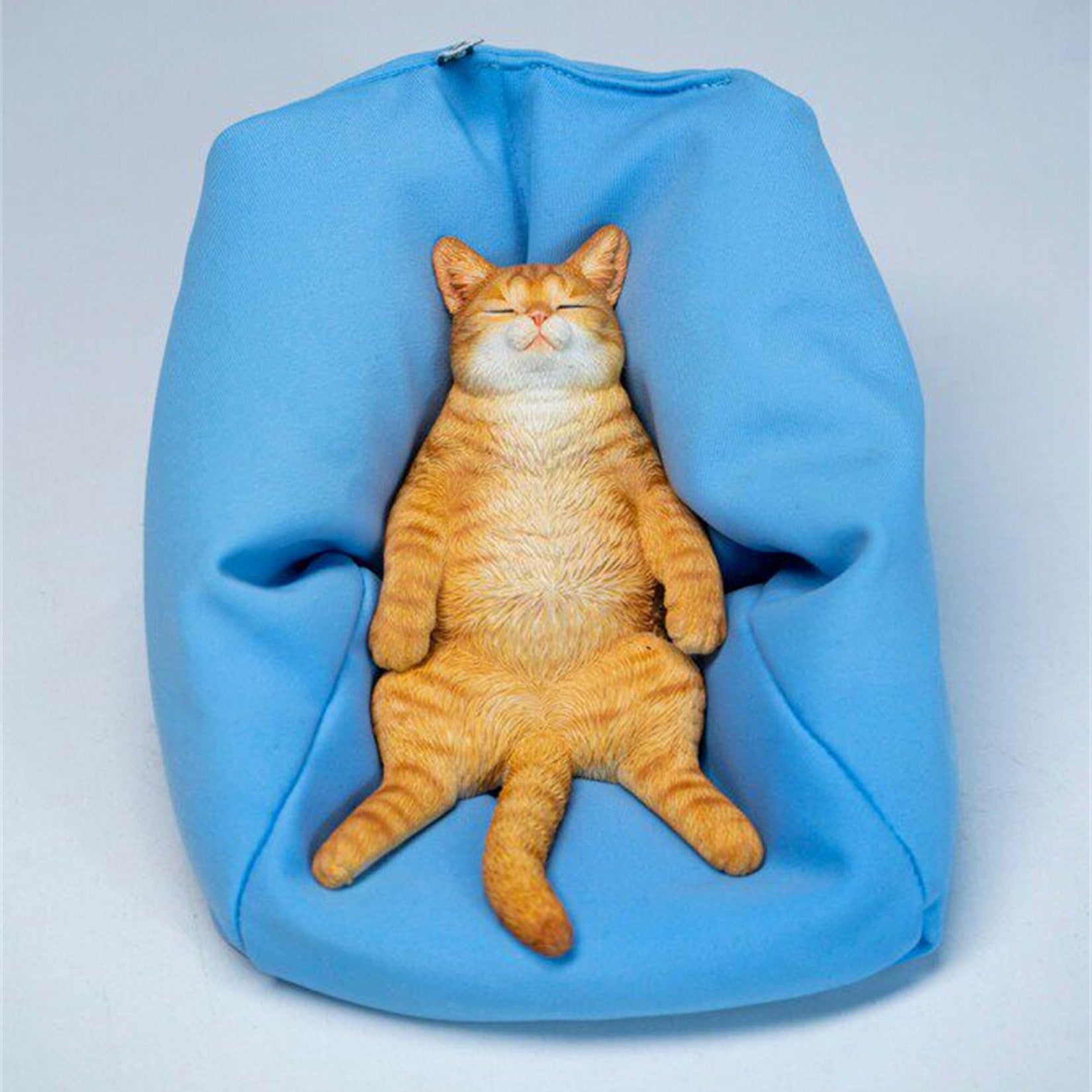 JXK Studio Lazy Cat on the Sofa Model