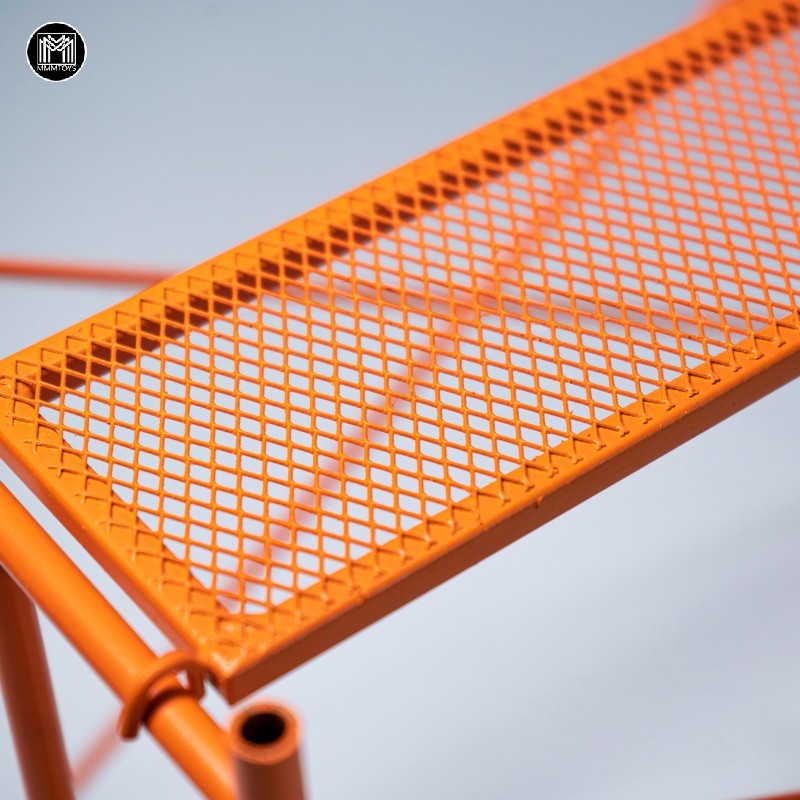 MMMTOYS Orange Scaffolding Scene Decoration