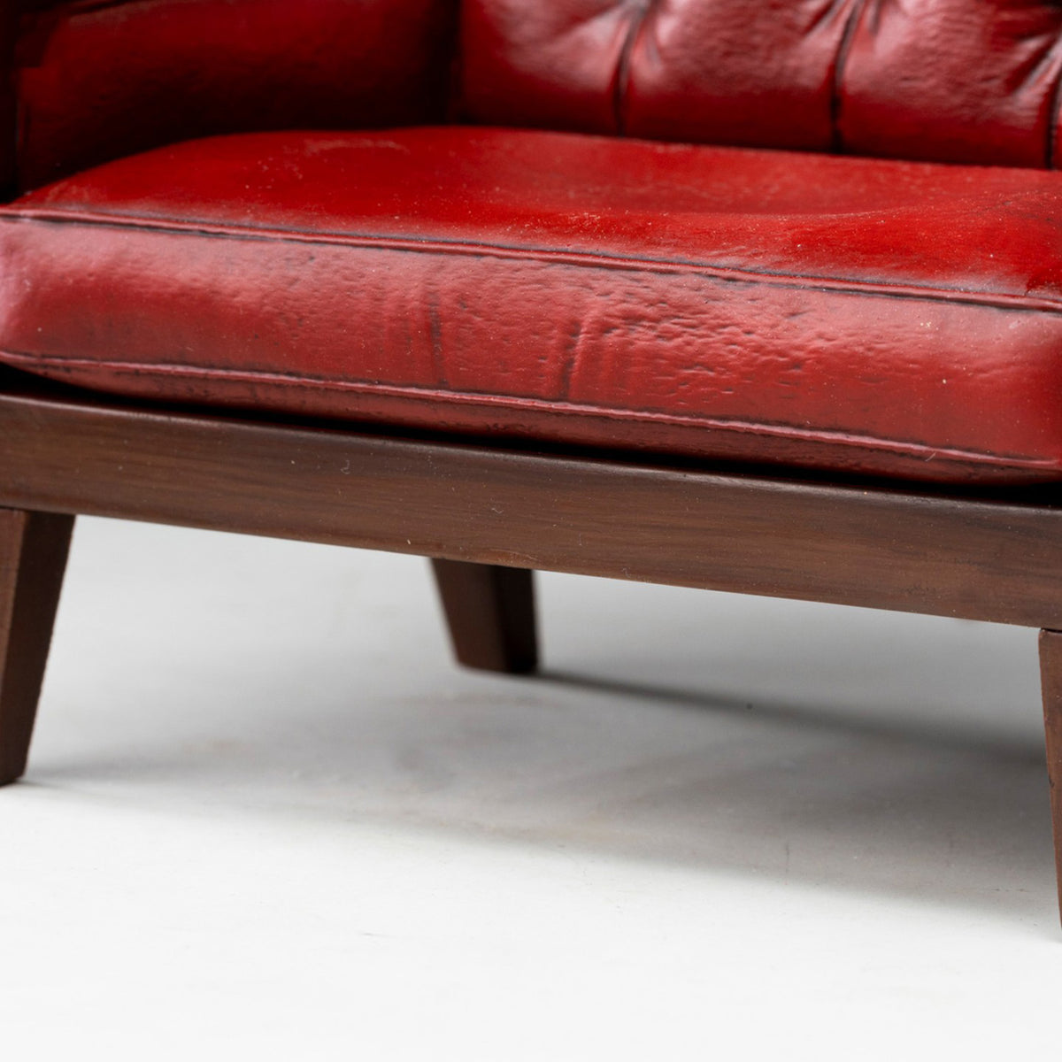 MMMTOYS Studio 1:12 Scale Red Chesterfield Armchair Model