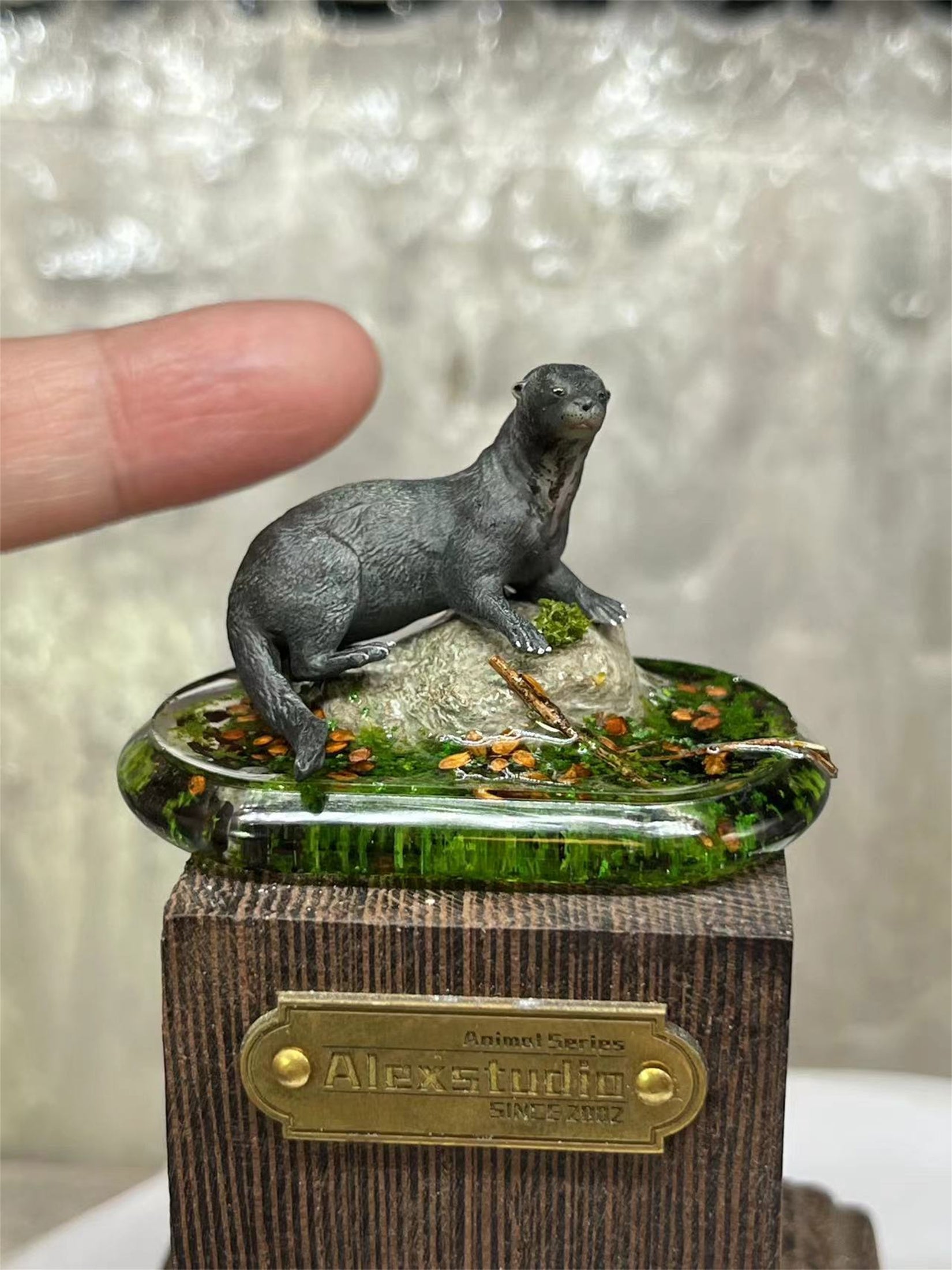 Alex Studio Giant otter Model