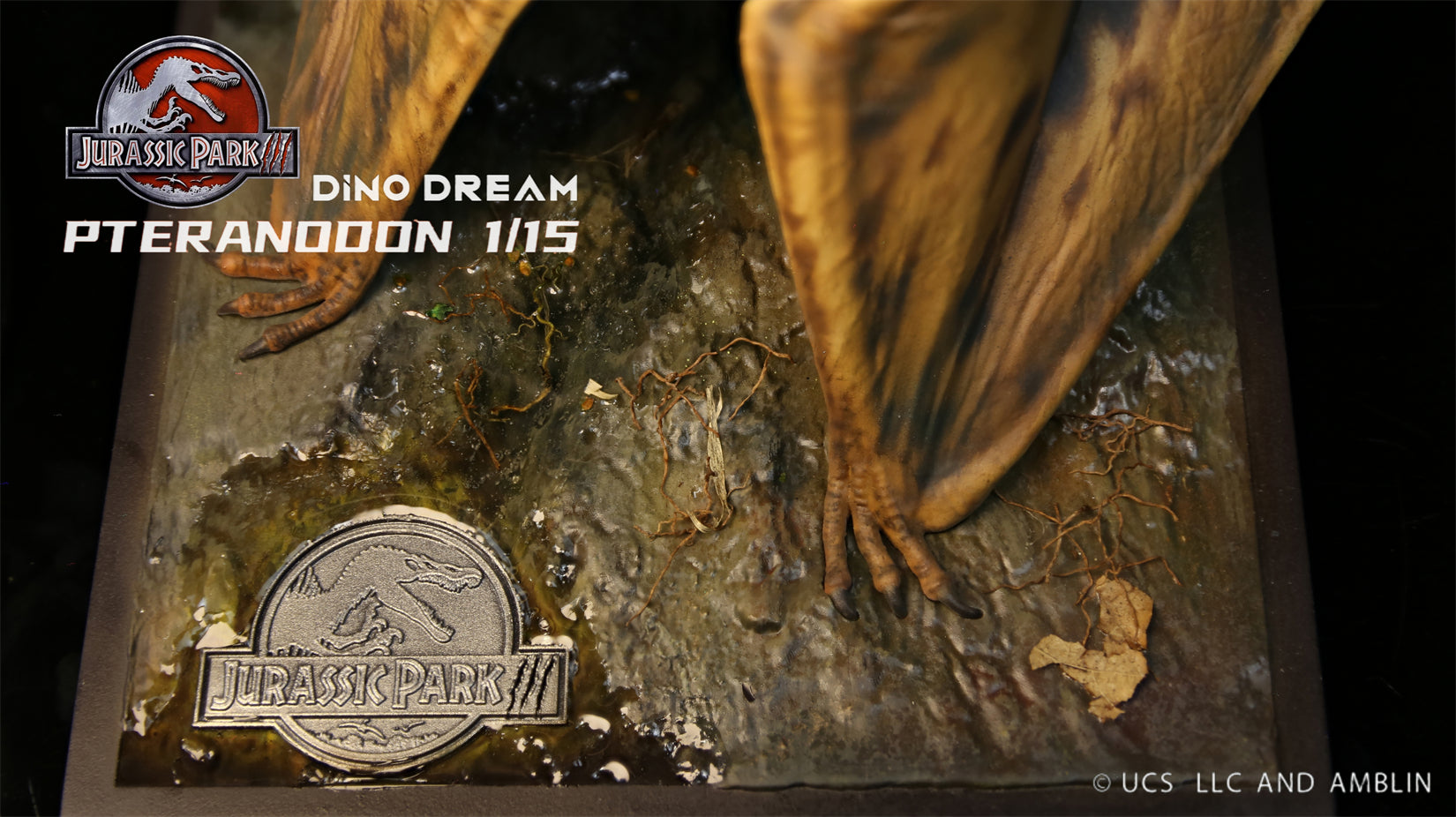 DINO DREAM 1:15 Scale Pteranodon Scene Statue