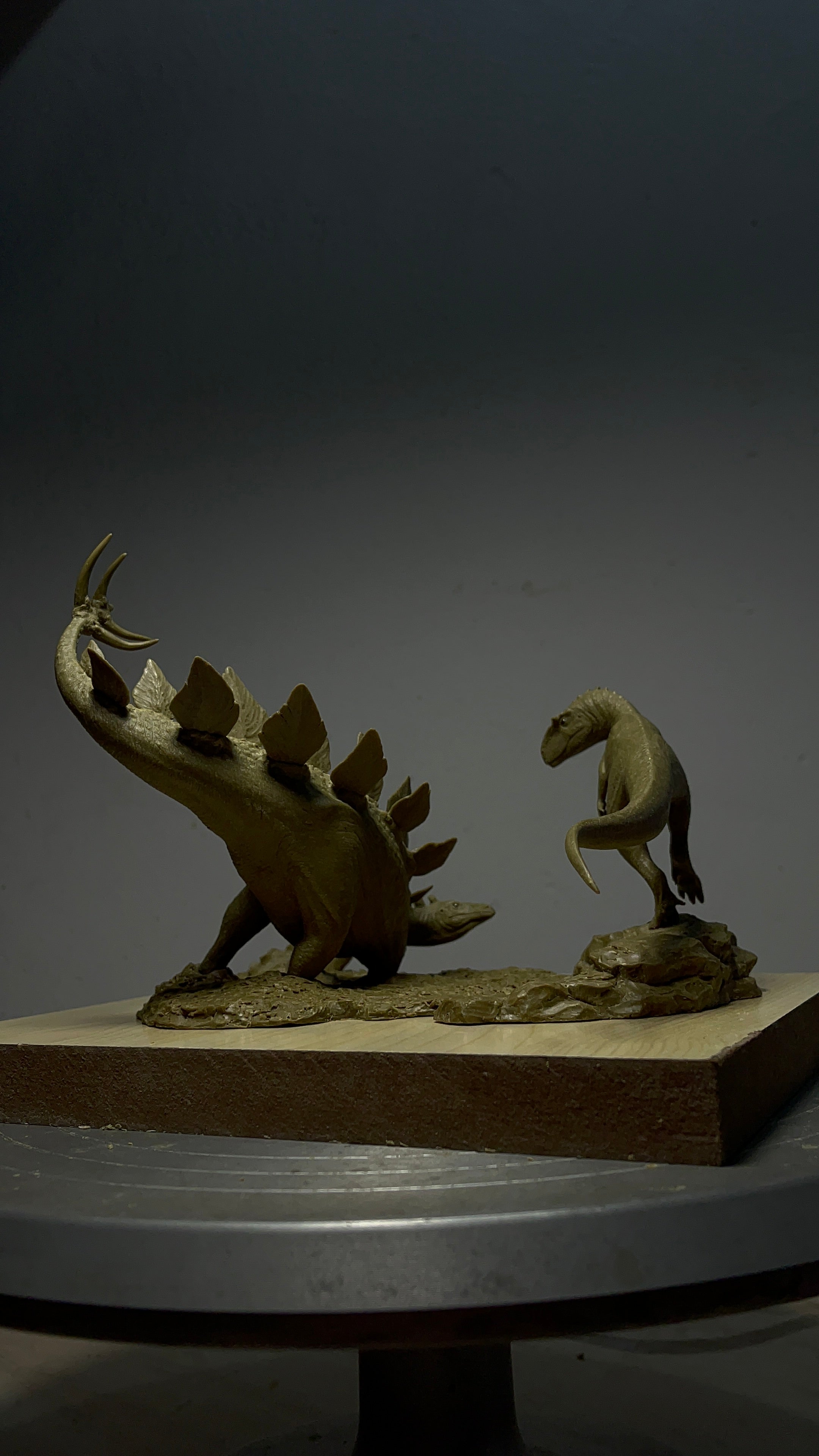 Sensen 1:64 Scale Allosaurus VS Stegosaurus Scene Statue