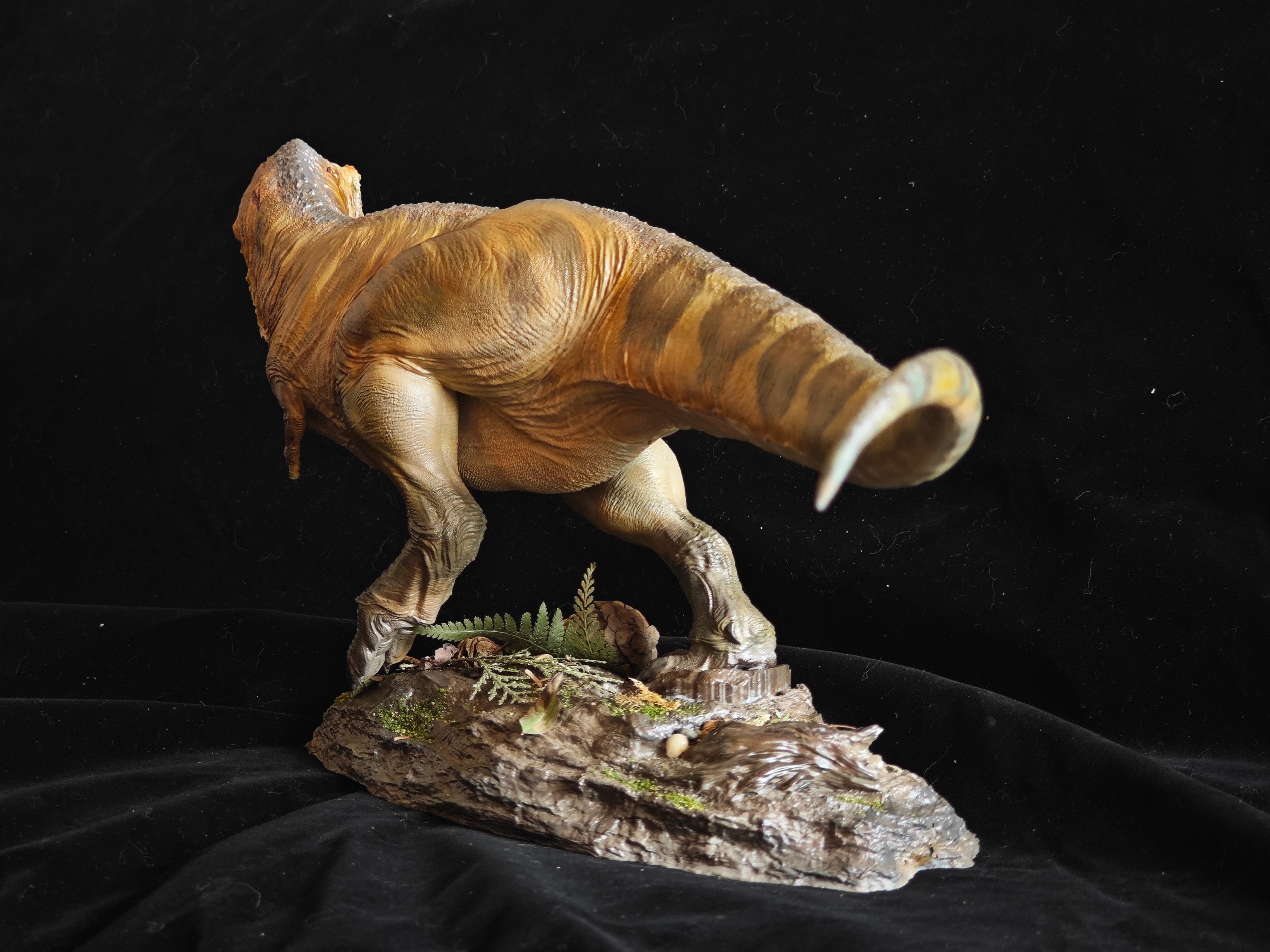 Greenhouse Revolution Studio 1/18 Scale Zhuchengtyrannus Model