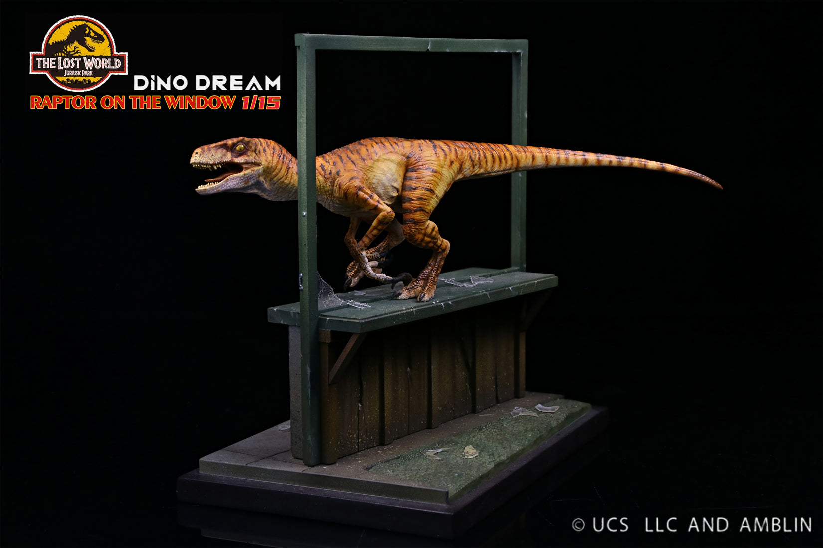 DINO DREAM 1:15 Scale RAPTOR ON THE WINDOW Statue