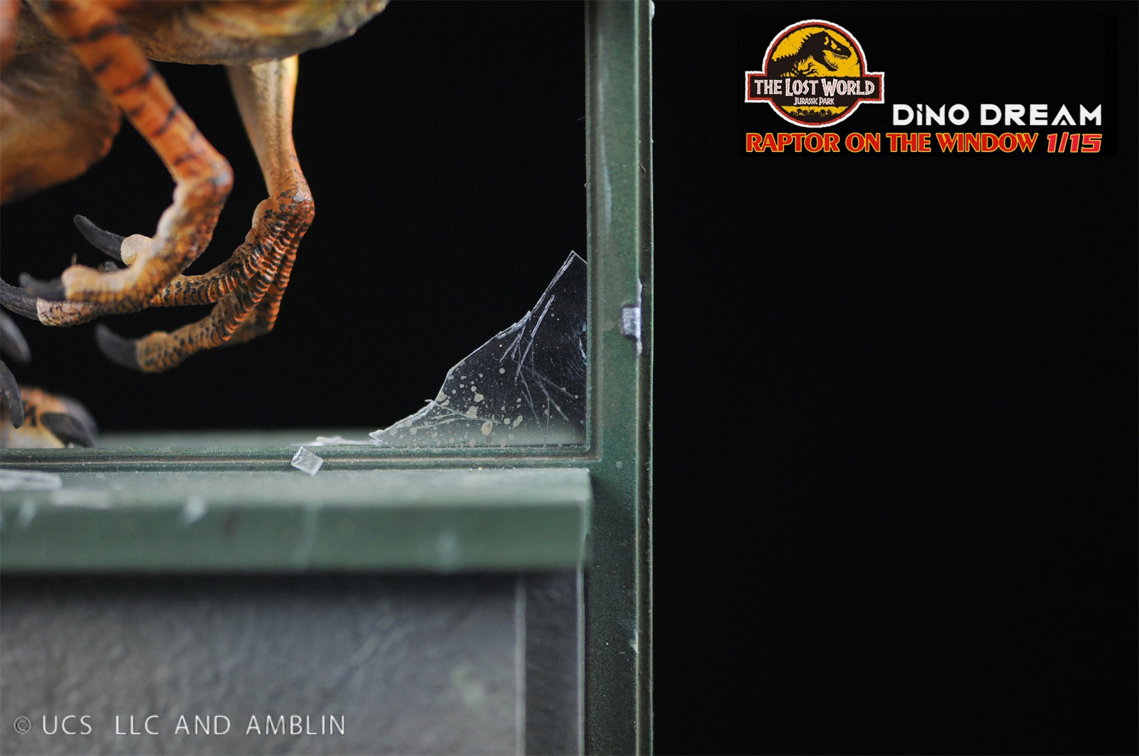 DINO DREAM 1:15 Scale RAPTOR ON THE WINDOW Statue