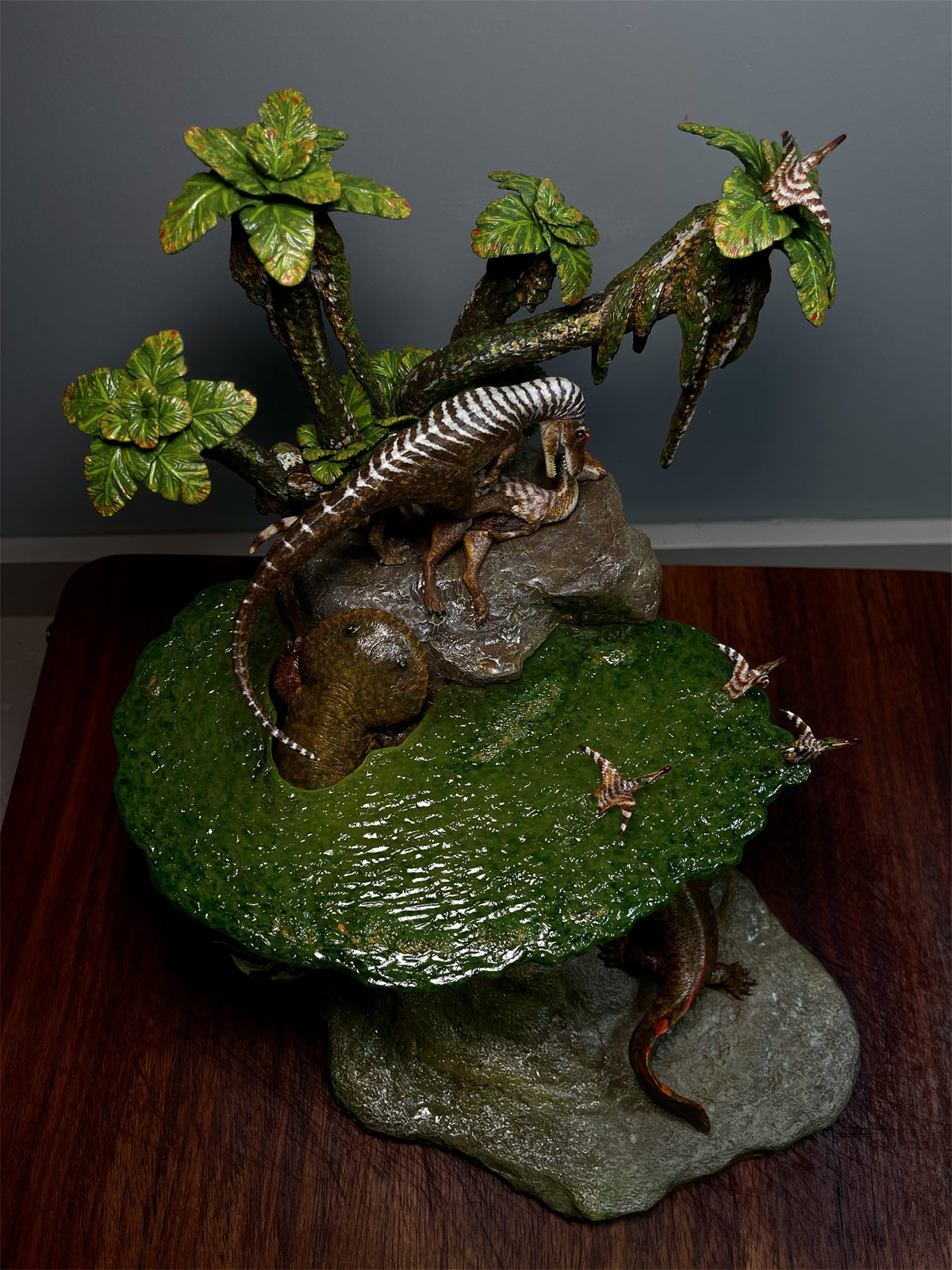 Sensen 1:20 Scale Polar Allosaur Leaellynasaura Koolasuchus Scene Model