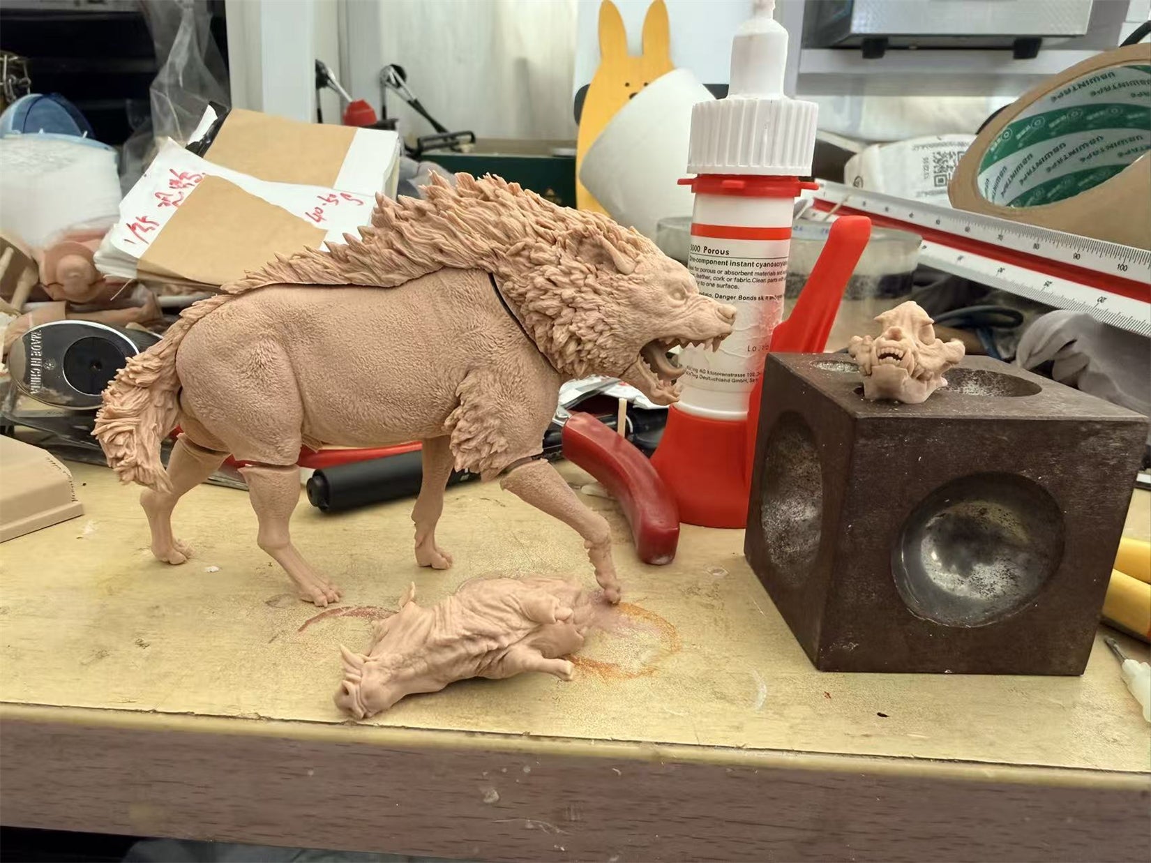 PASSION CHARGER Dinocrocuta Gigantea VS Kubanochoerus Model