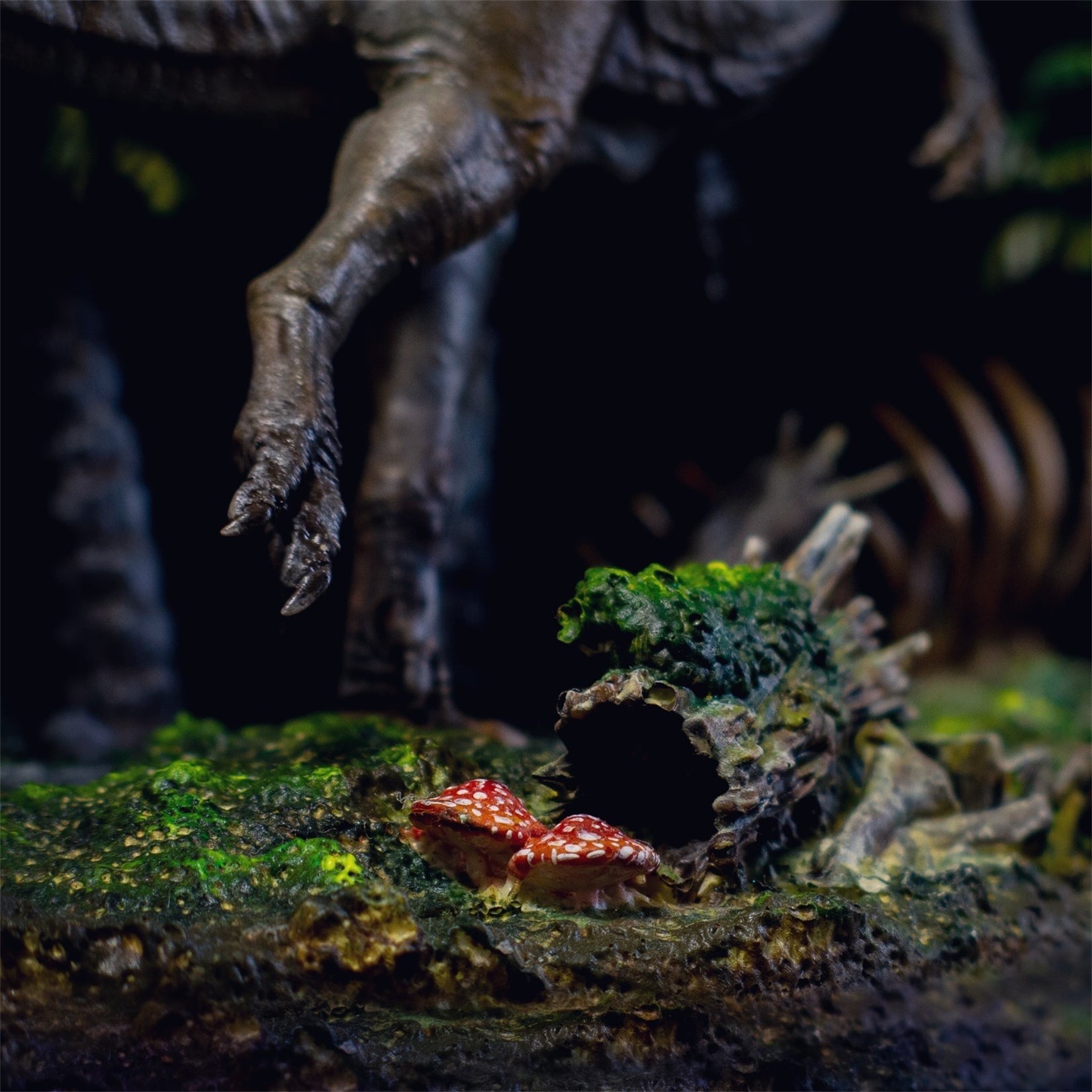 PASSION CHARGER Sinraptor Hepingensis & Gigantspinosaurus Juveniles Model