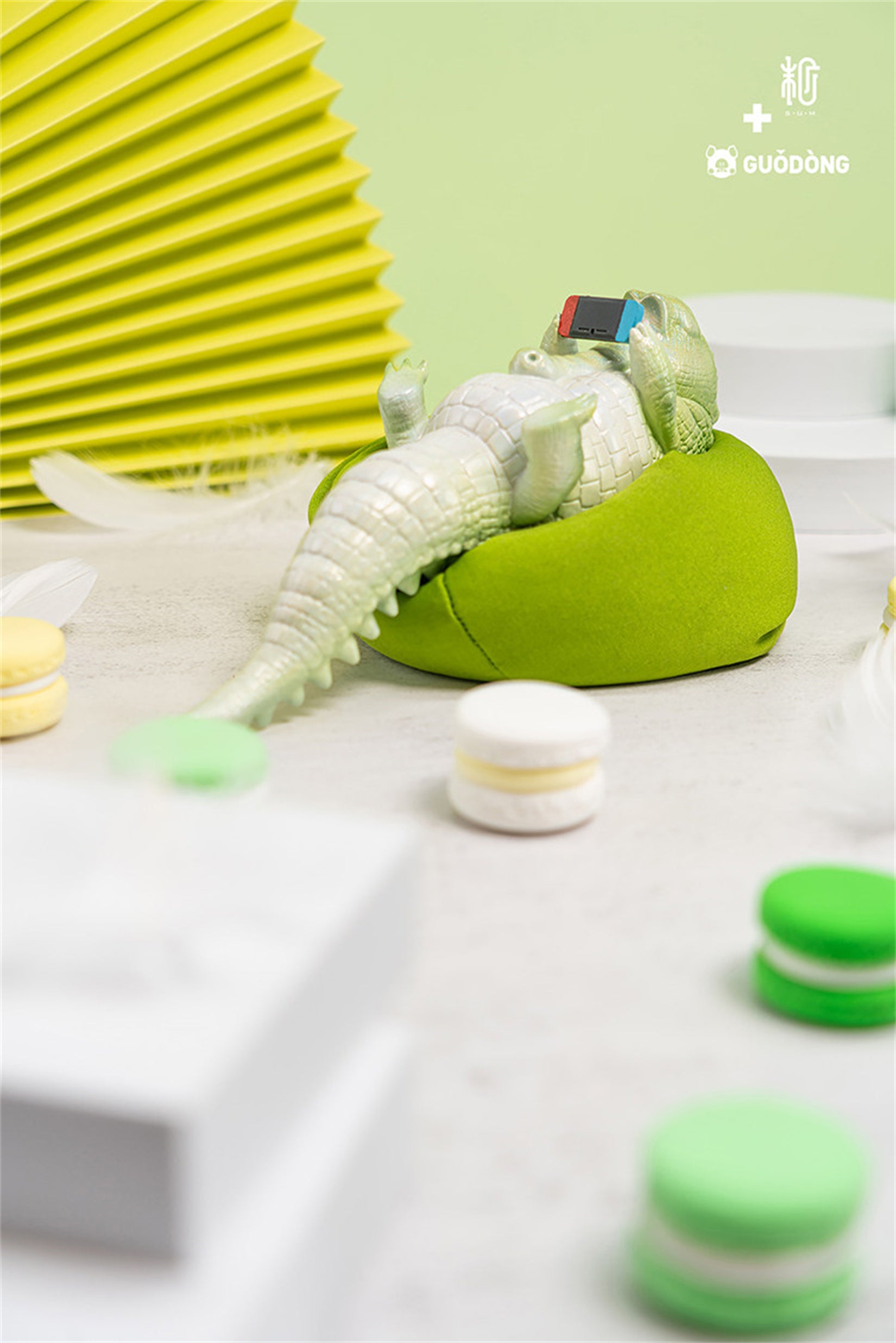 1/6 Scale Lazy Critters – Animals Lounging on the Sofa