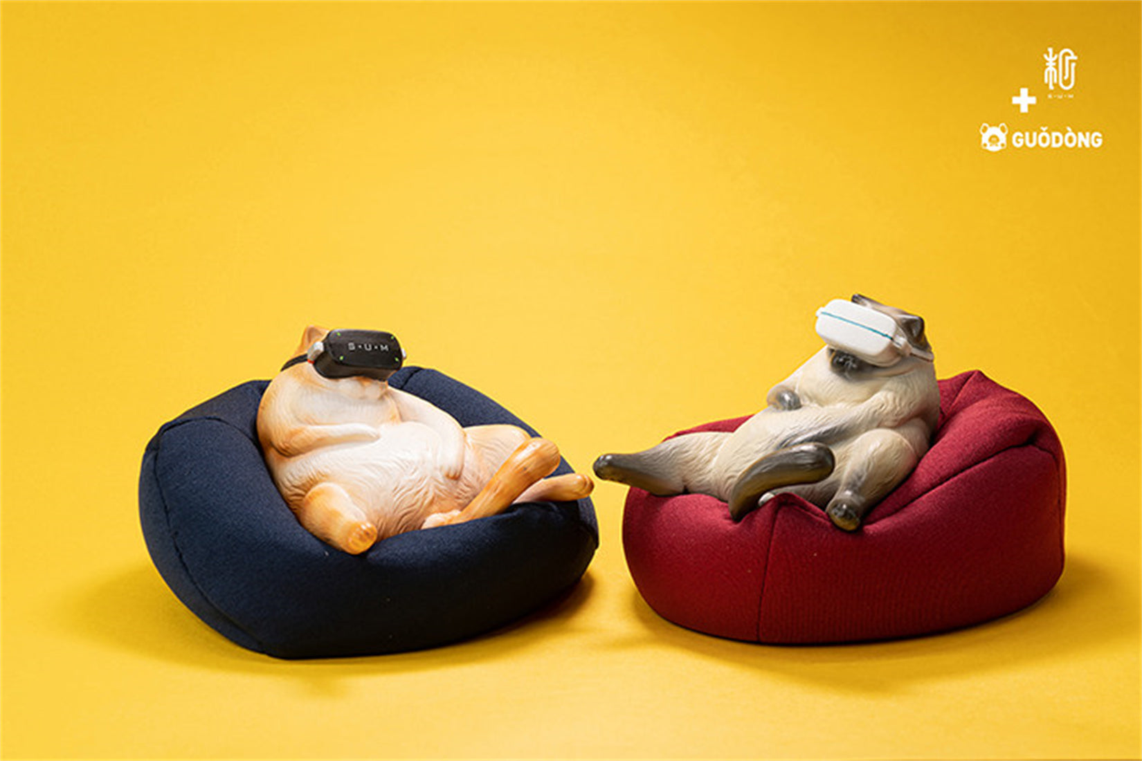 1/6 Scale Lazy Critters – Animals Lounging on the Sofa