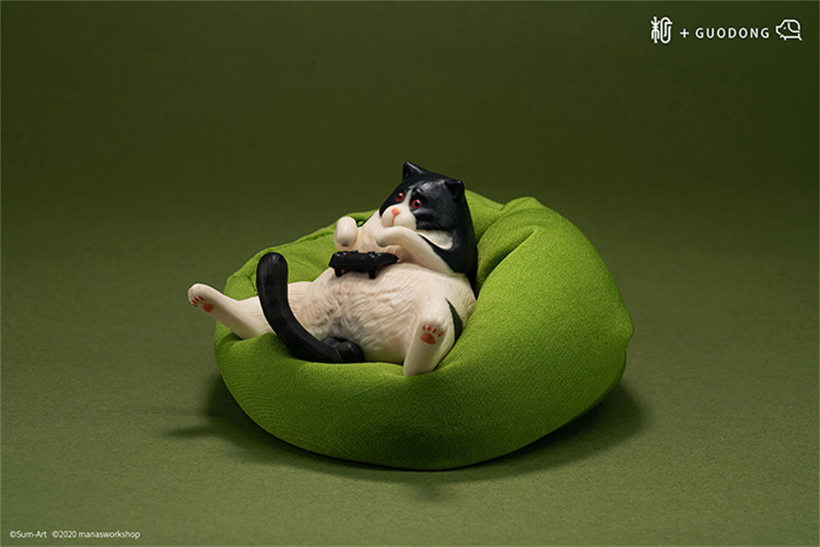 1/6 Scale Lazy Critters – Animals Lounging on the Sofa