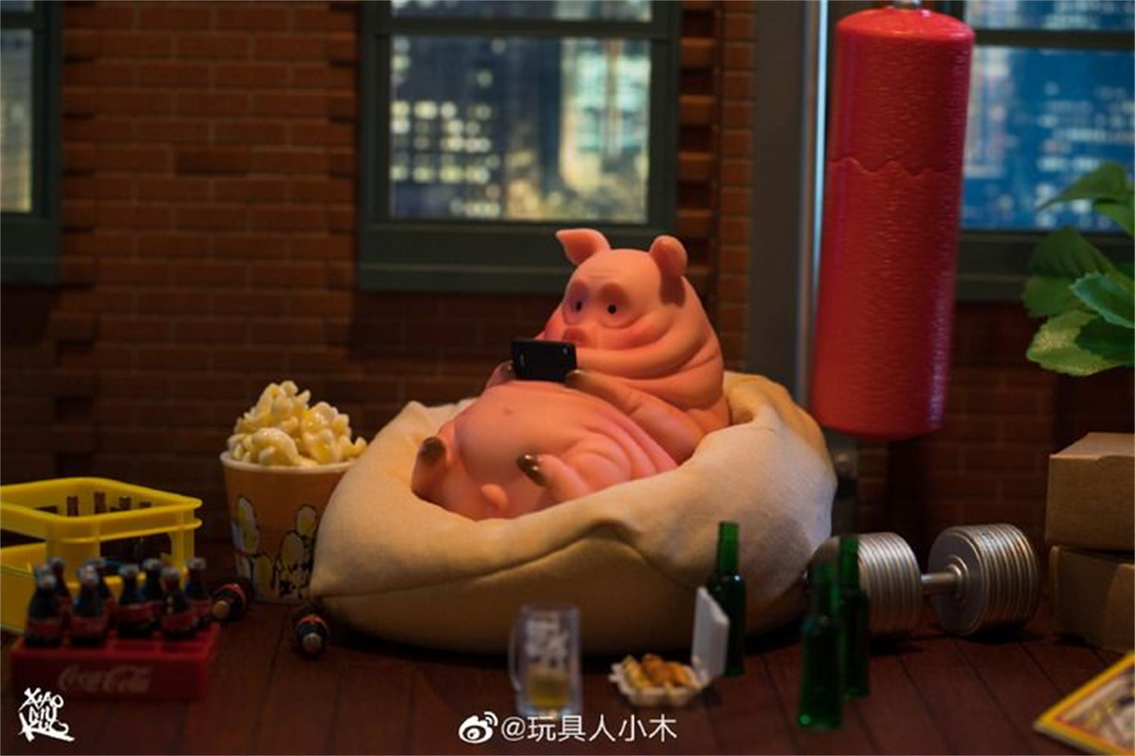 1/6 Scale Lazy Critters – Animals Lounging on the Sofa