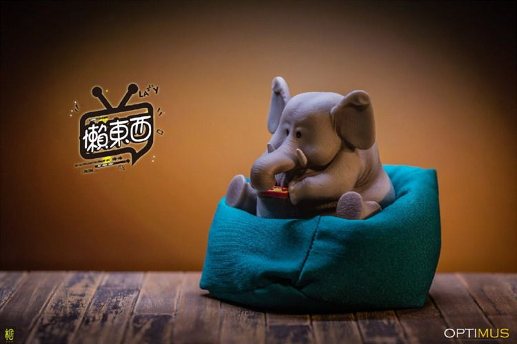1/6 Scale Lazy Critters – Animals Lounging on the Sofa