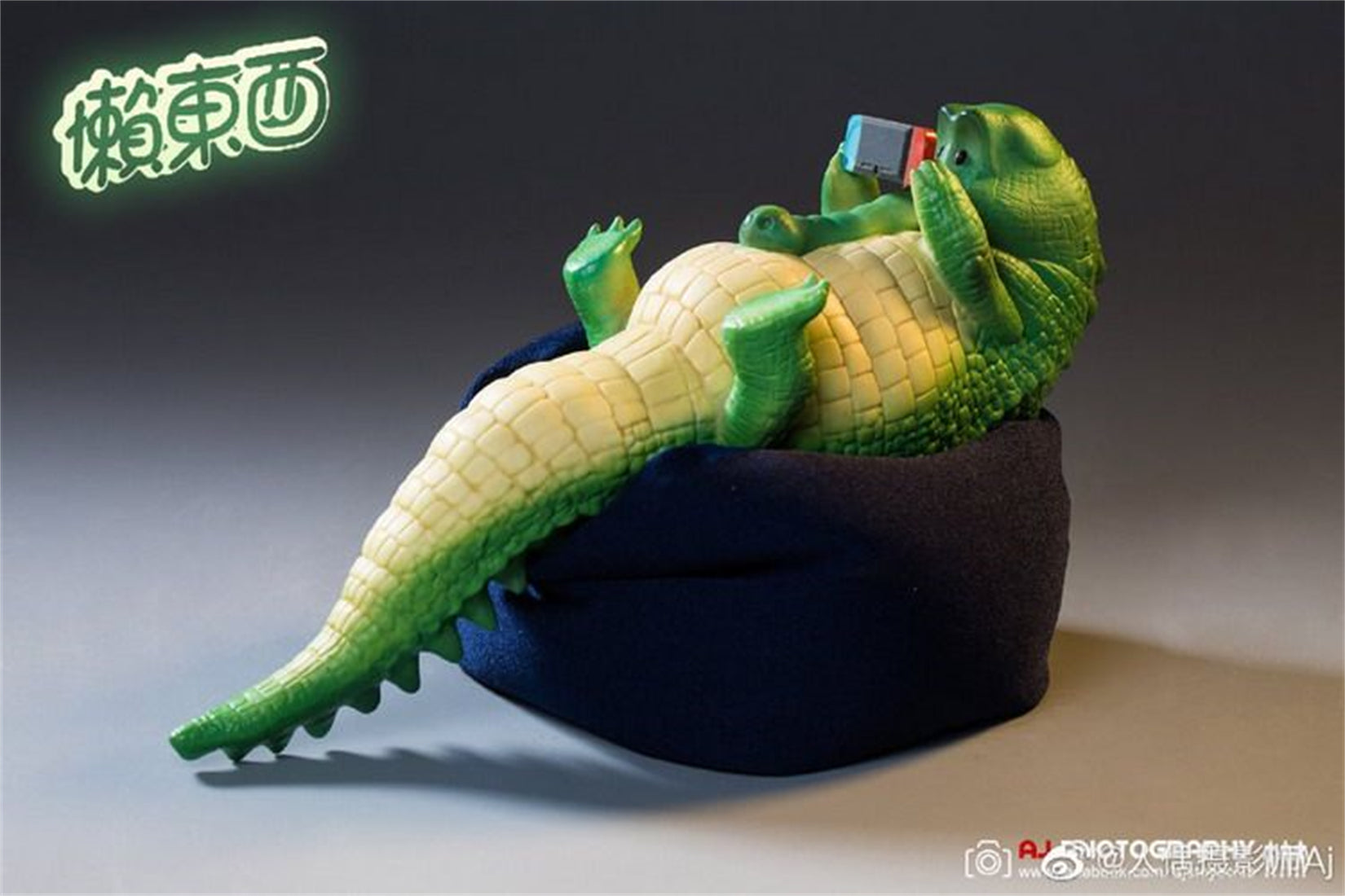 1/6 Scale Lazy Critters – Animals Lounging on the Sofa