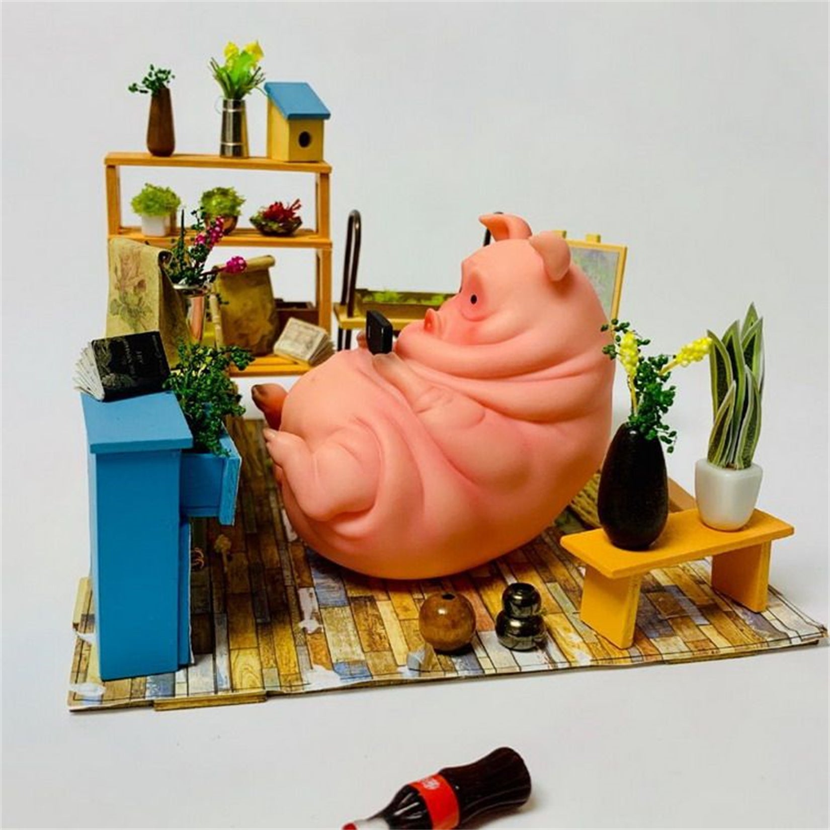 1/6 Scale Lazy Critters – Animals Lounging on the Sofa