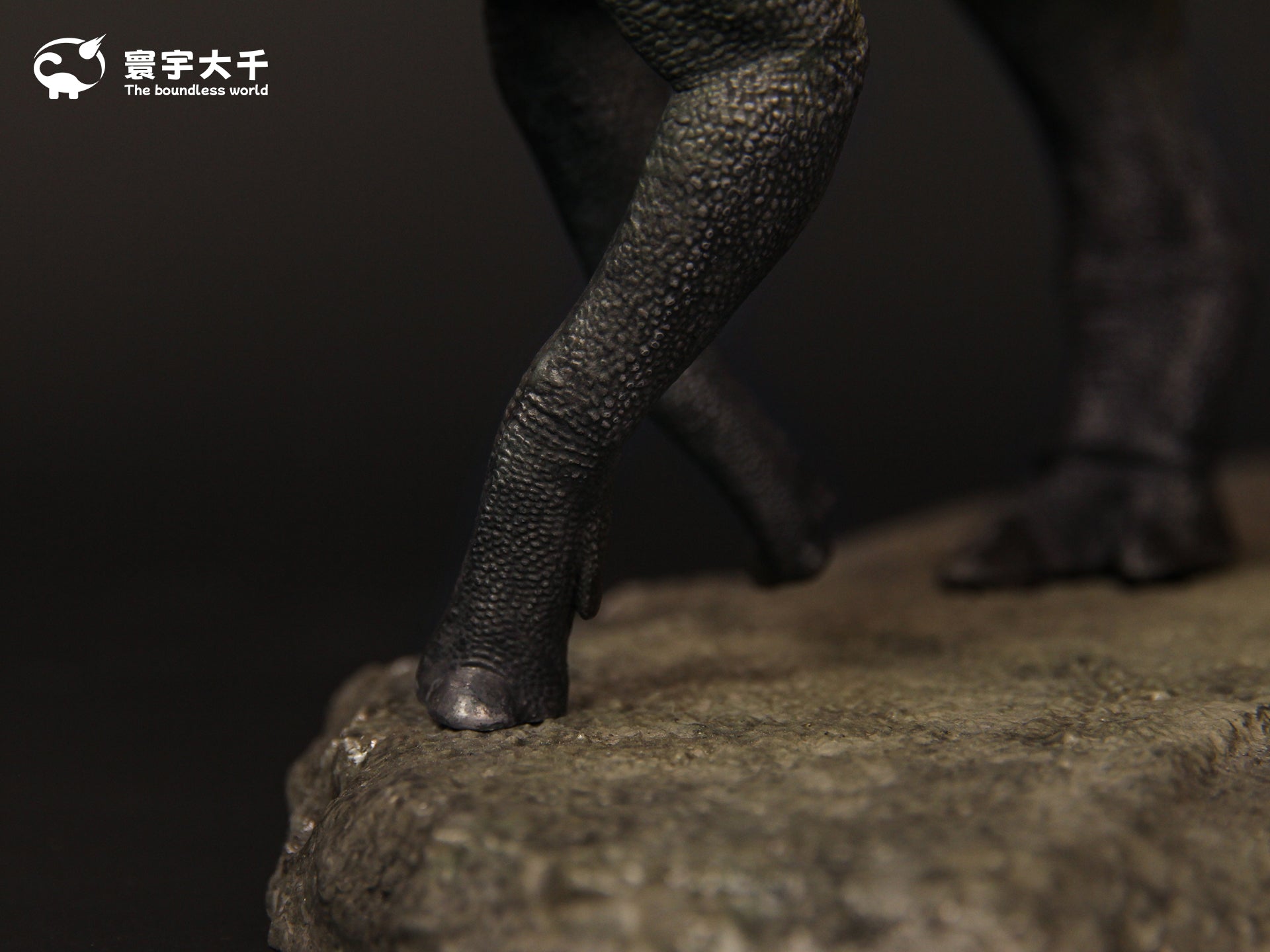 The Boundless World 1:35 Scale Shantungosaurus Figure