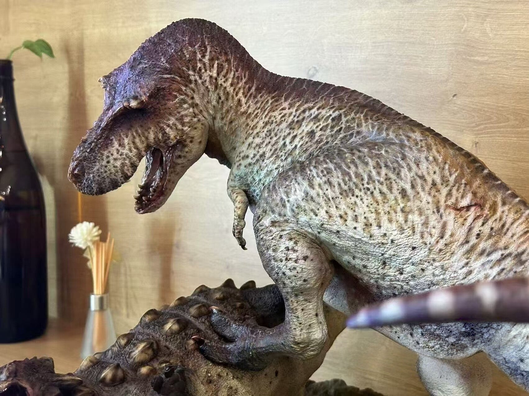 SHOWANNA 1:15 Scale Tyrannosaurus Rex VS Ankylosaurus SCENE STATUE USED